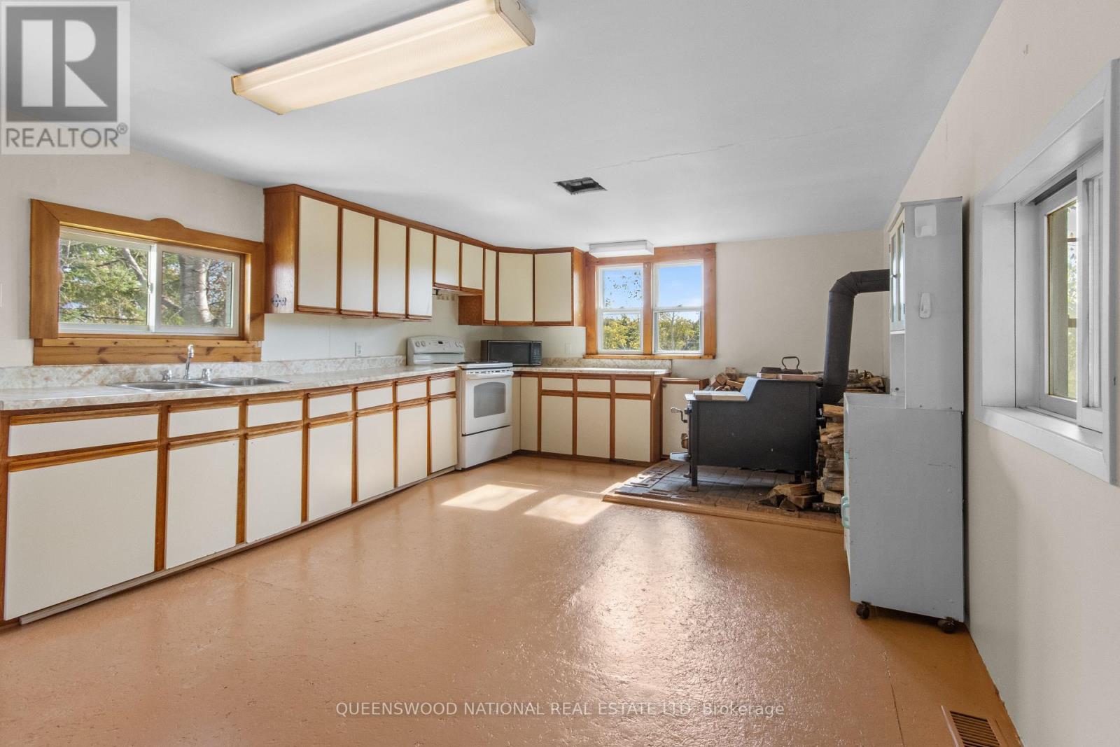 101 Waite Street S, Whitewater Region, Ontario  K0J 1V0 - Photo 35 - X13816082