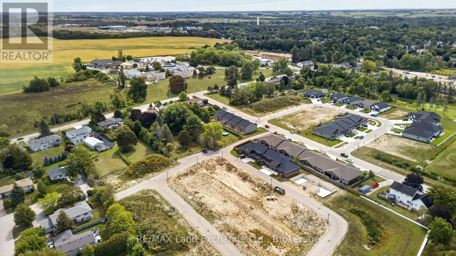 Unit 5 - 8 Golf Links Road, Kincardine, Ontario  N2Z 0G1 - Photo 7 - X12982716