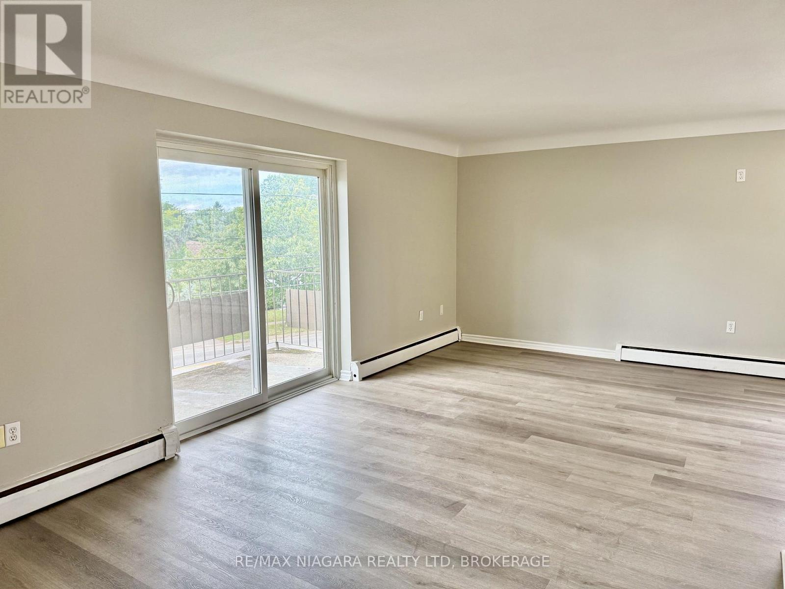 7 - 286 Vine Street, St. Catharines, Ontario  L2M 4T3 - Photo 6 - X13508024