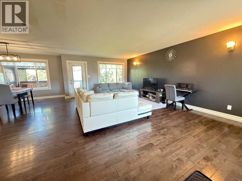 46 Spruce Road, Whitecourt, Alberta  T7S 0C7 - Photo 9 - A2345794