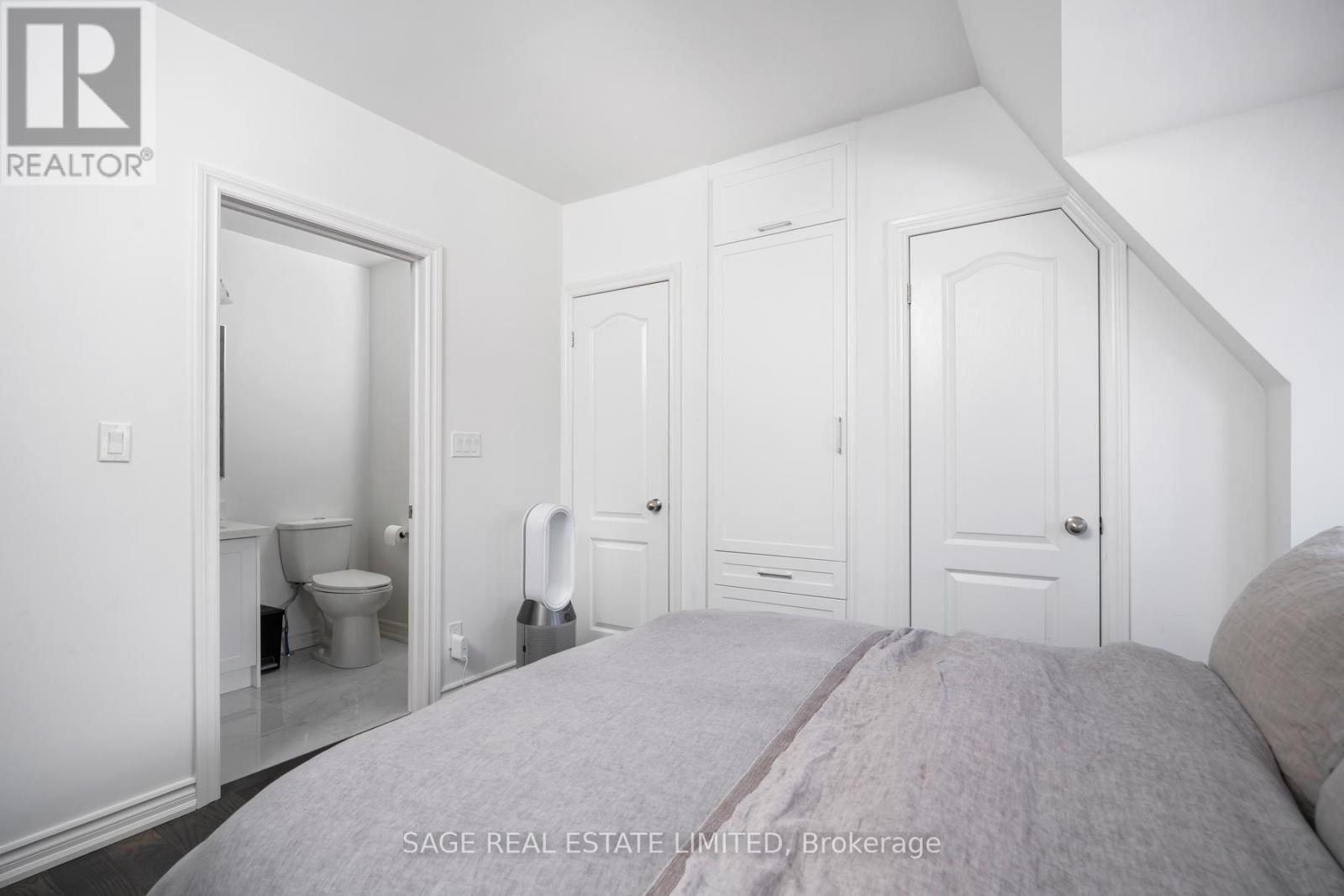 28 Macklem Avenue, Toronto, Ontario  M6J 3M2 - Photo 17 - C13816088