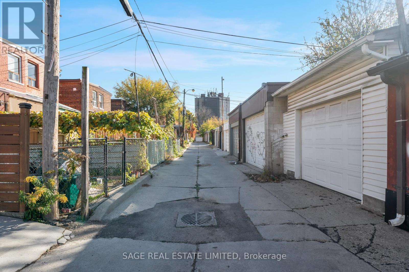 28 Macklem Avenue, Toronto, Ontario  M6J 3M2 - Photo 28 - C13816088