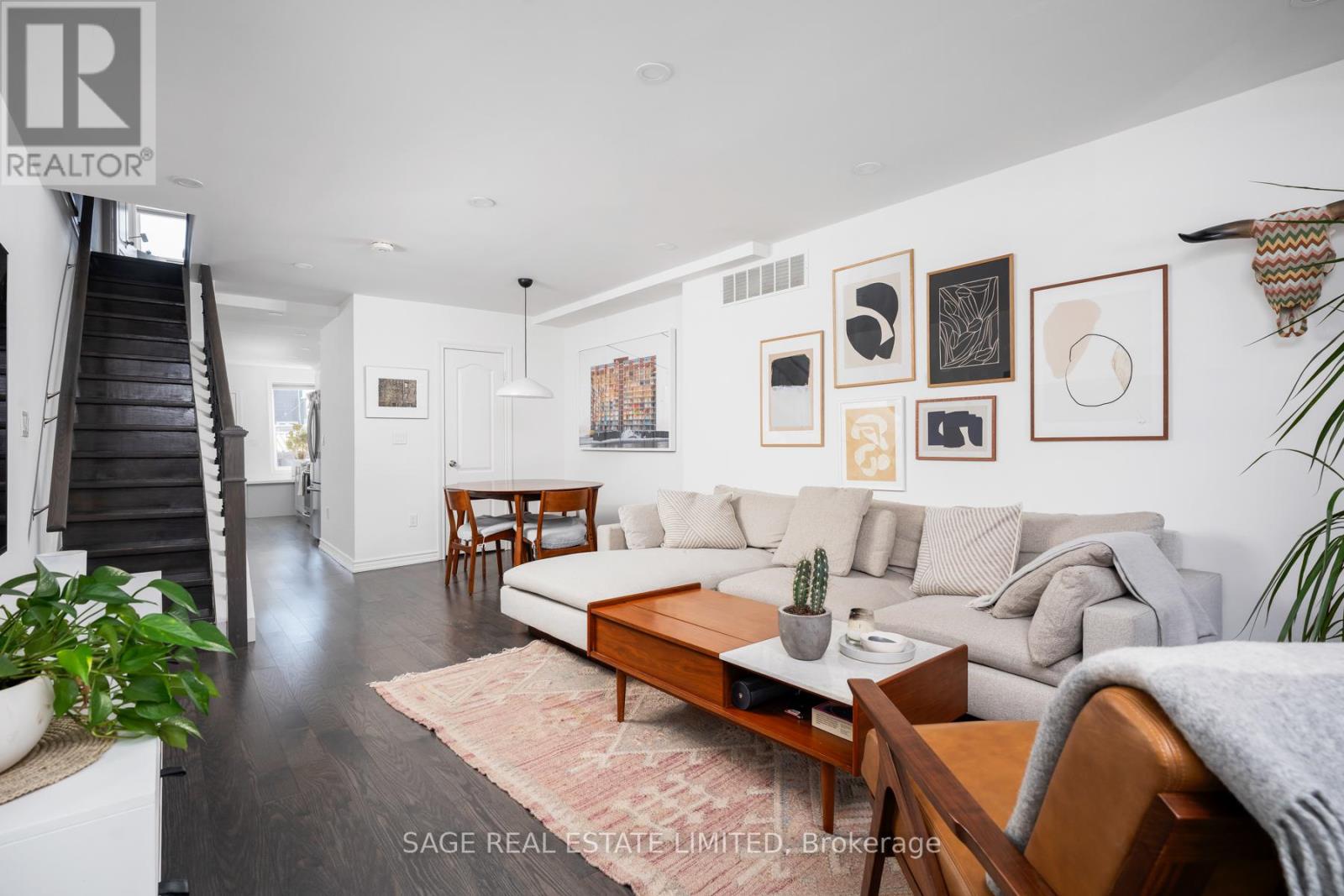 28 Macklem Avenue, Toronto, Ontario  M6J 3M2 - Photo 3 - C13816088