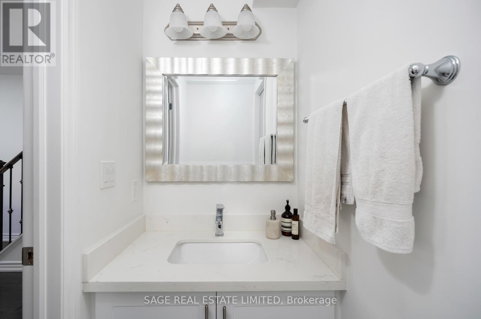 28 Macklem Avenue, Toronto, Ontario  M6J 3M2 - Photo 7 - C13816088