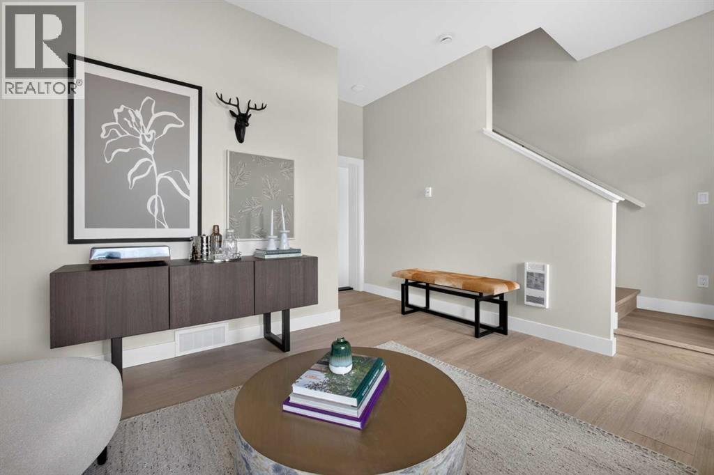 712 Sovereign Common Sw, Calgary, Alberta  T3C 3Y3 - Photo 4 - A2346831