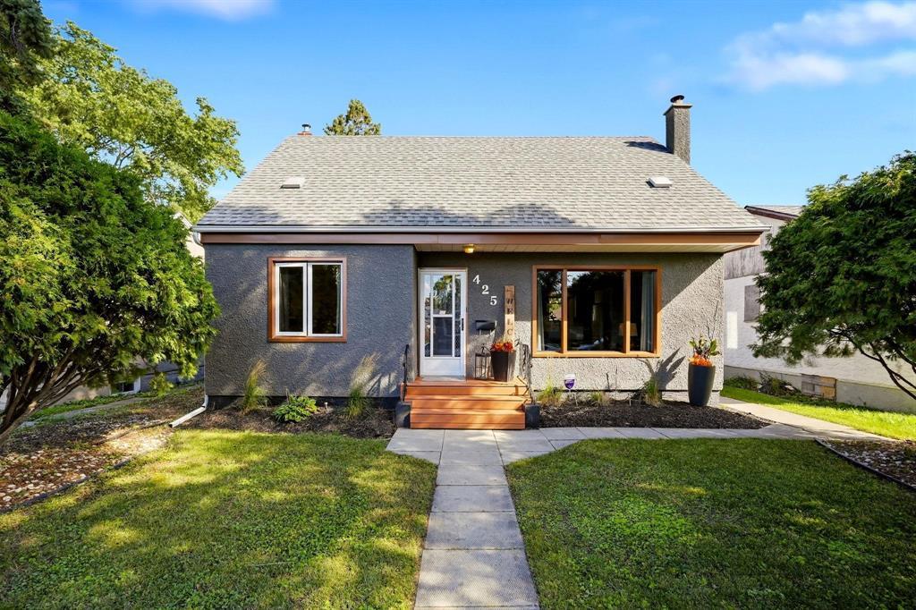 West Kildonan House for sale: 4 bedroom 1,248 sq.ft. (Listed 2026-09-23)