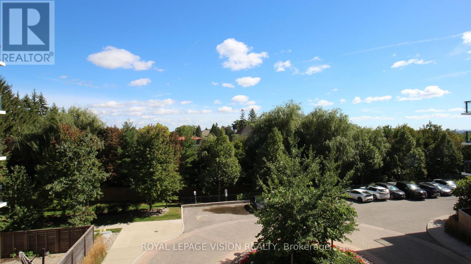 302 - 11611 YONGE STREET