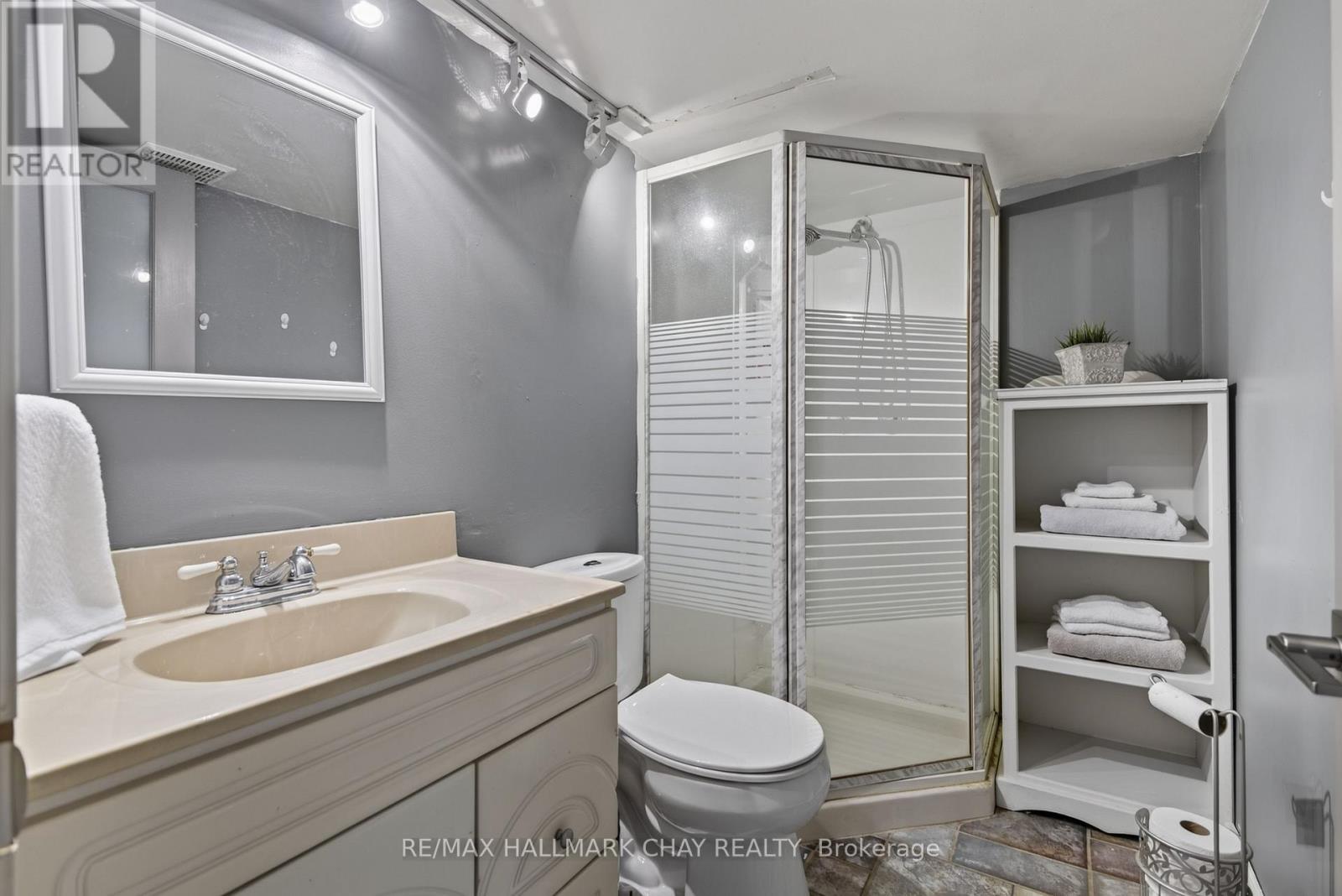 12 Mansonic Way, Essa, Ontario  L3W 0J7 - Photo 38 - N13816036