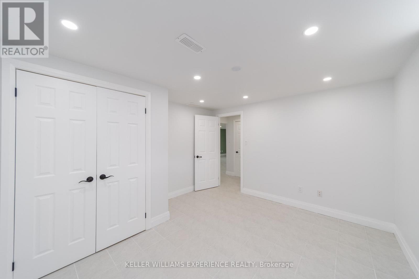 90 Sproule Drive, Barrie (Edgehill Drive), Ontario  L4N 0W6 - Photo 33 - S13815972