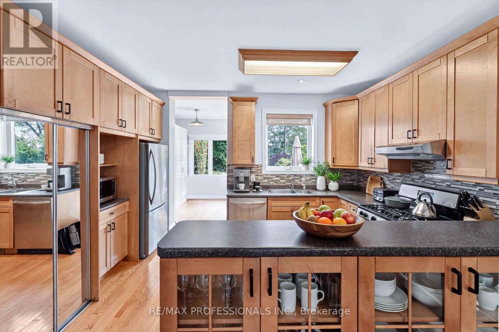 17 Fifth Street, Toronto, Ontario  M8V 2Z1 - Photo 12 - W13815968