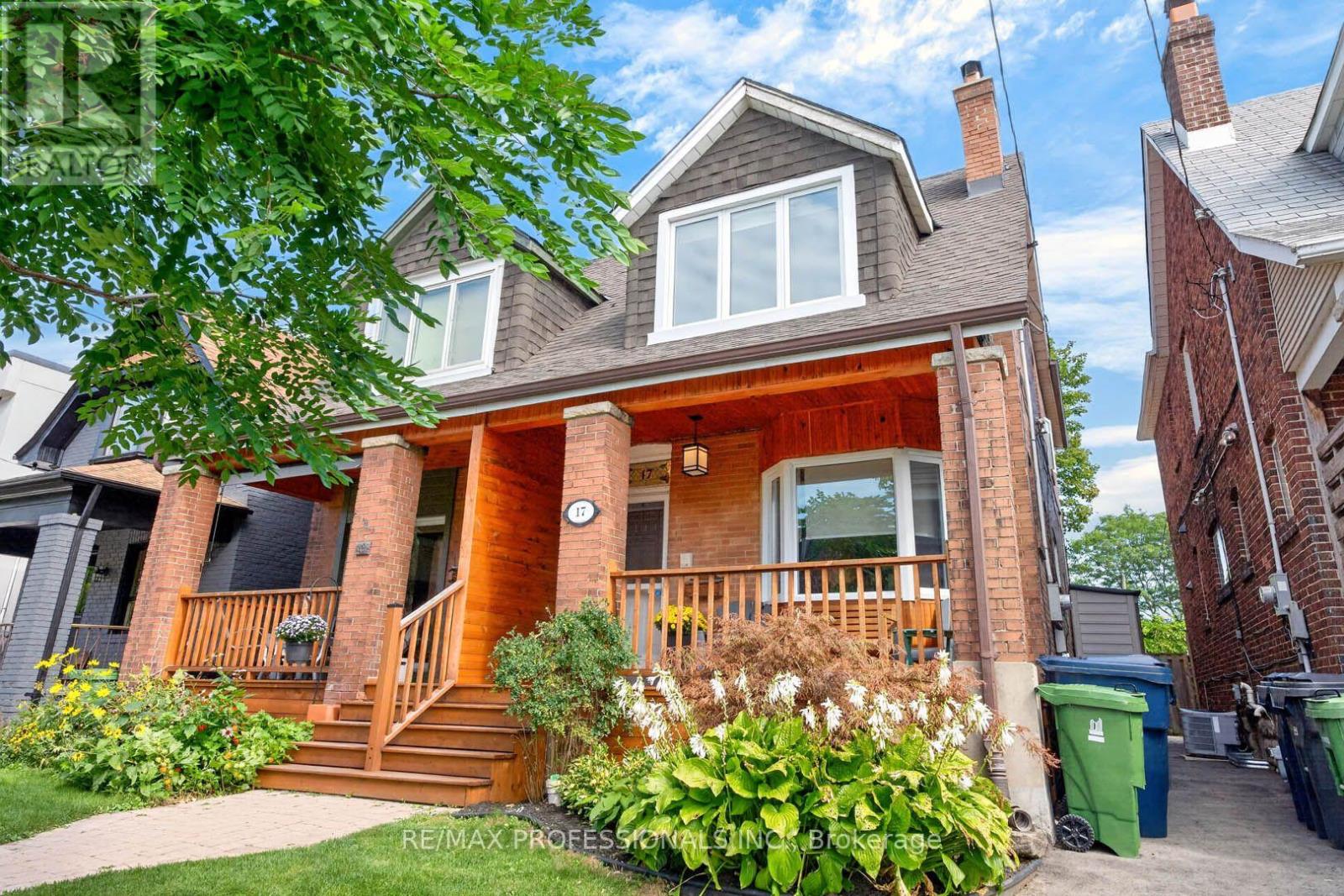 17 Fifth Street, Toronto, Ontario  M8V 2Z1 - Photo 2 - W13815968