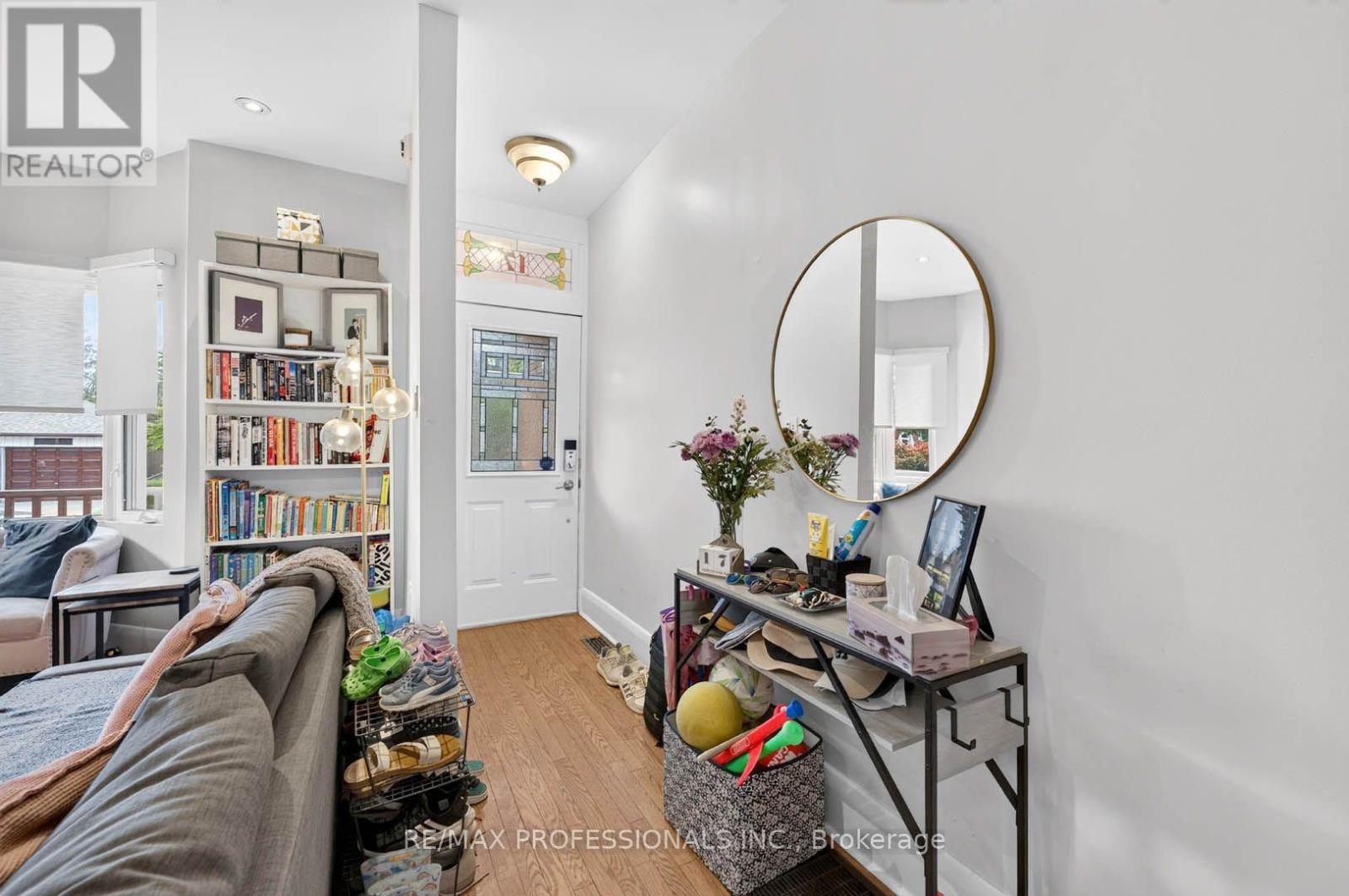 17 Fifth Street, Toronto, Ontario  M8V 2Z1 - Photo 5 - W13815968