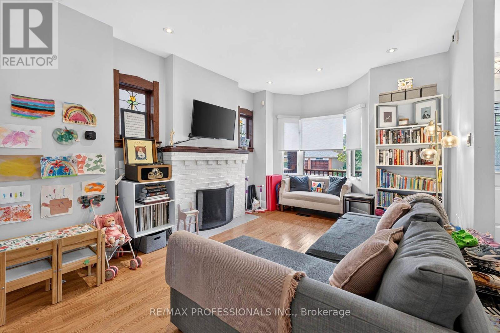 17 Fifth Street, Toronto, Ontario  M8V 2Z1 - Photo 6 - W13815968
