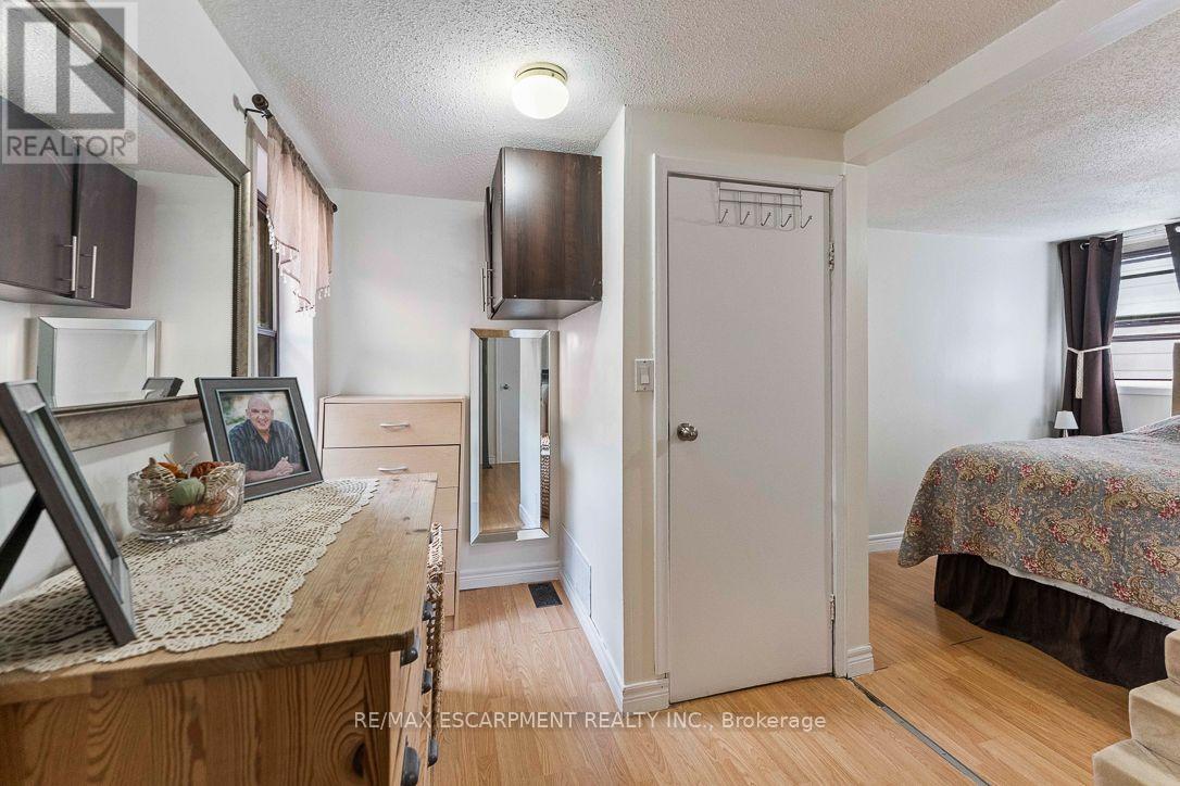 253 Eaglewood Boulevard, Mississauga, Ontario  L5G 1V9 - Photo 15 - W13815970
