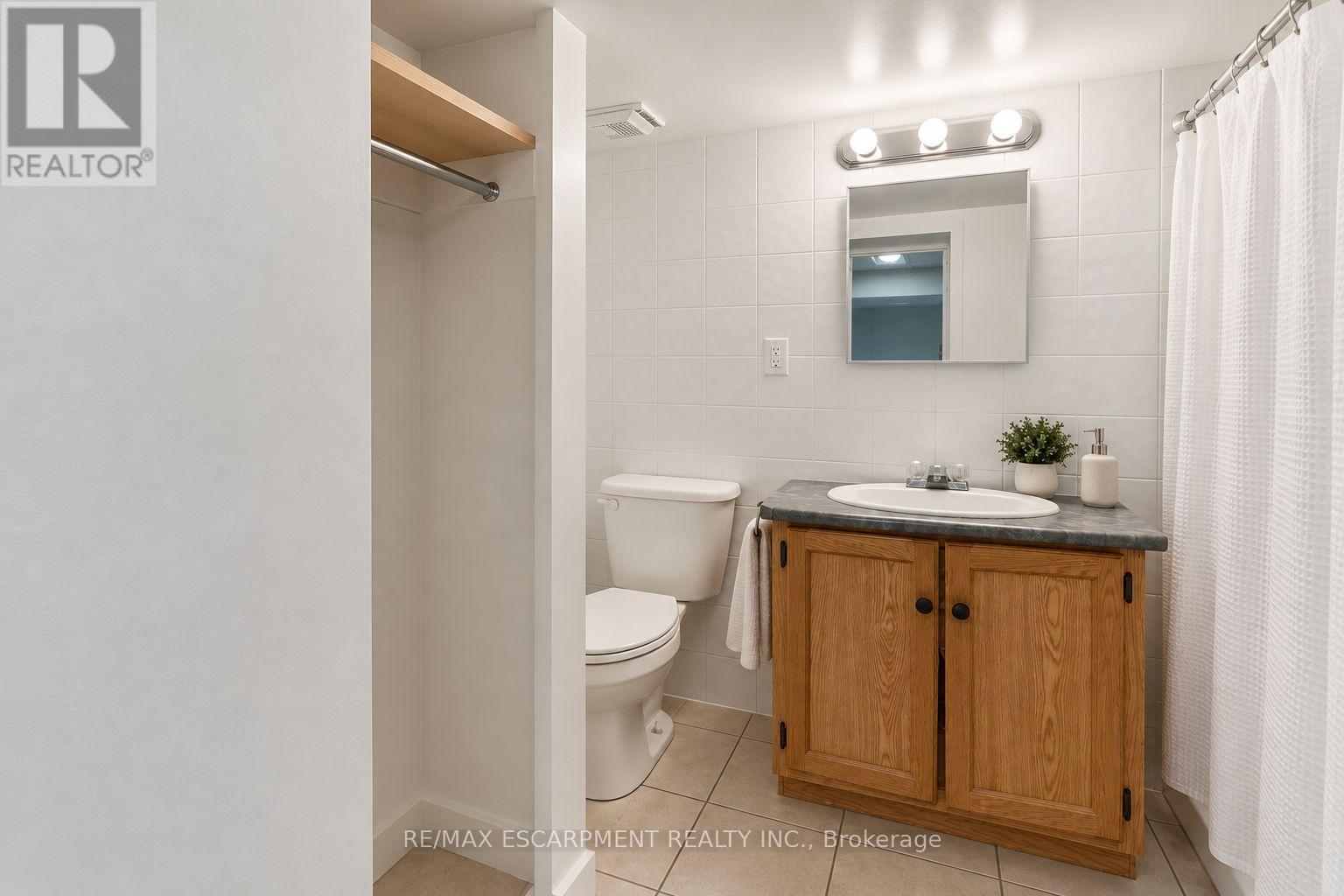 253 Eaglewood Boulevard, Mississauga, Ontario  L5G 1V9 - Photo 24 - W13815970