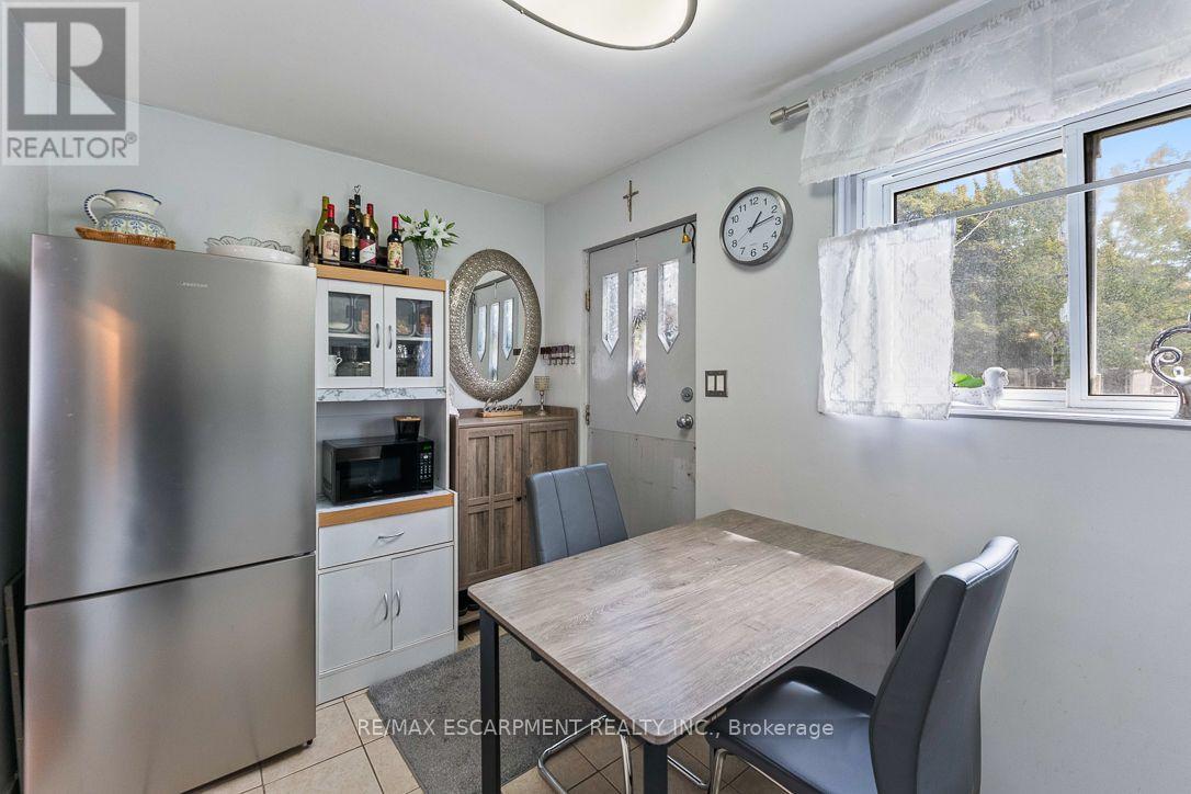 253 Eaglewood Boulevard, Mississauga, Ontario  L5G 1V9 - Photo 6 - W13815970