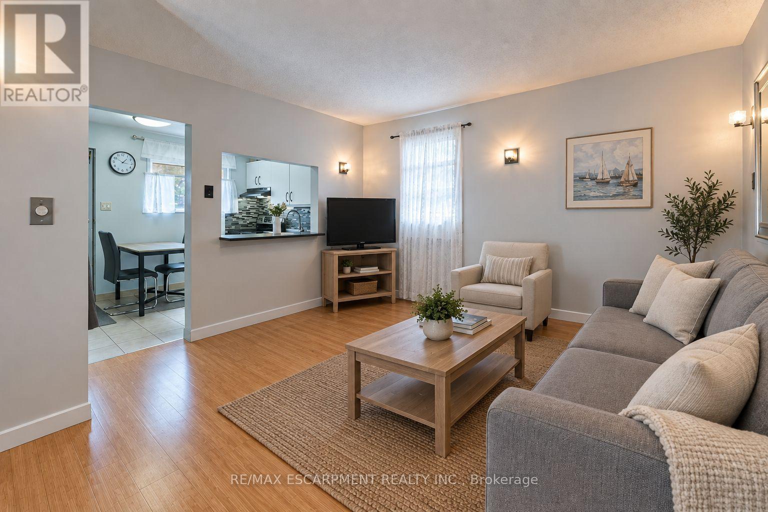 253 Eaglewood Boulevard, Mississauga, Ontario  L5G 1V9 - Photo 8 - W13815970