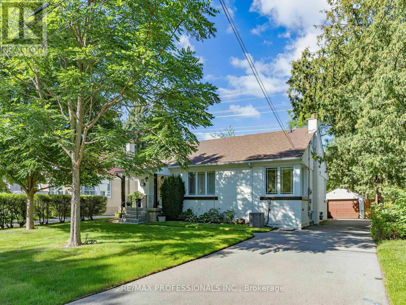 92 WESTROSE AVENUE, Toronto, Ontario