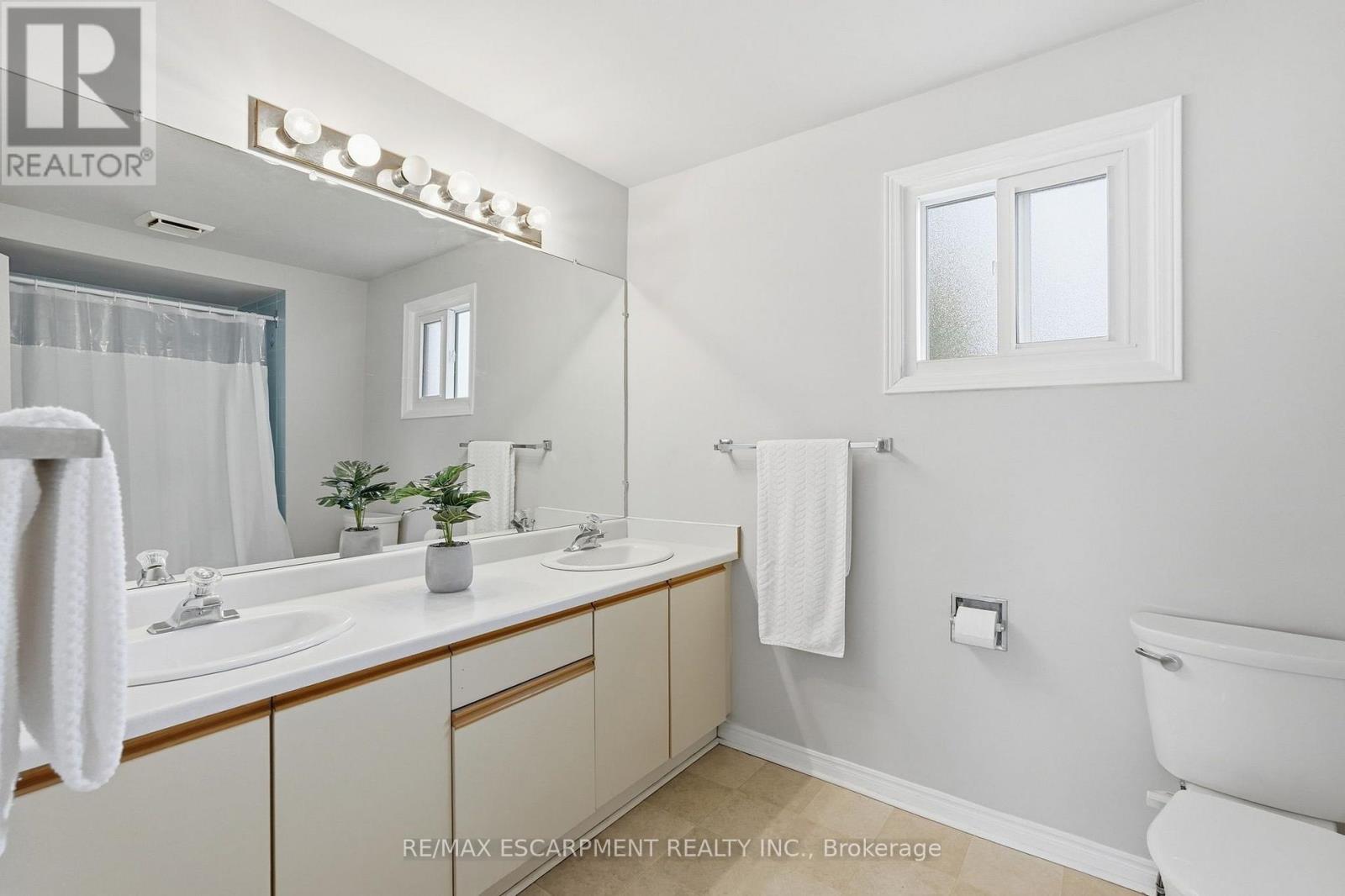 3193 Maderna Road, Burlington, Ontario  L7M 2W3 - Photo 30 - W13816042