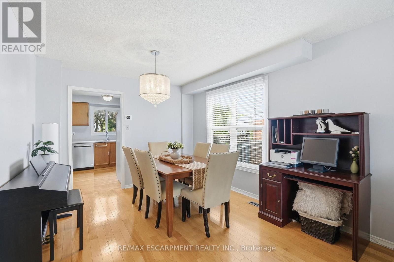 3193 Maderna Road, Burlington, Ontario  L7M 2W3 - Photo 8 - W13816042