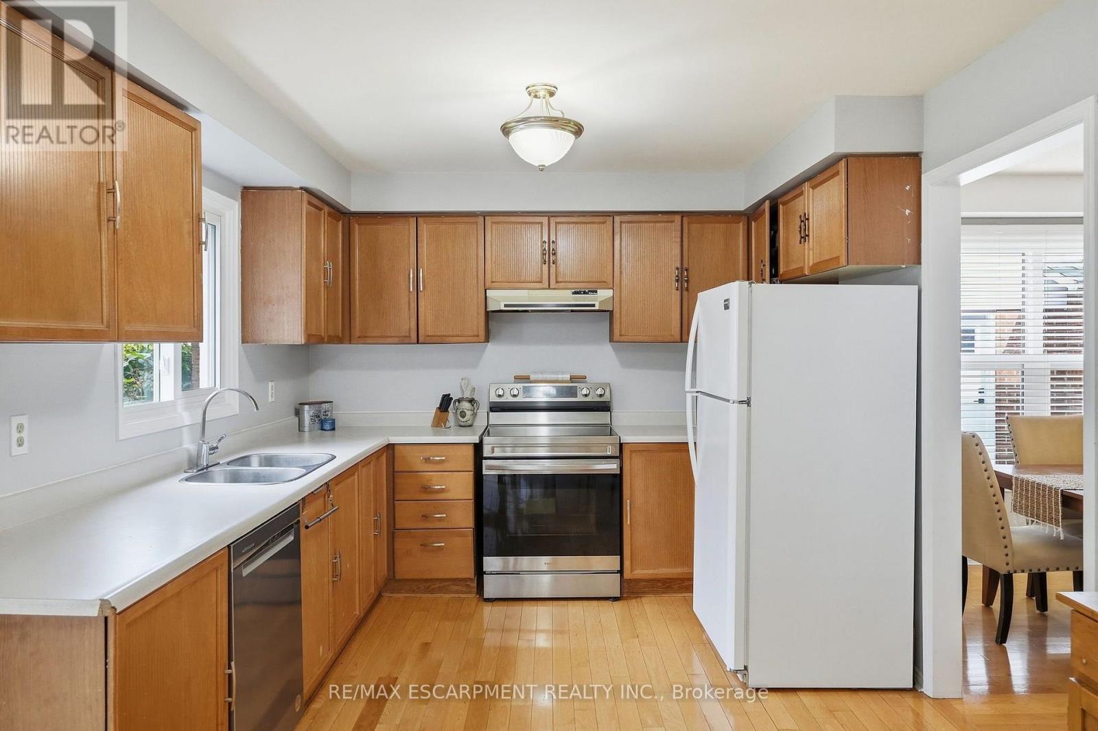 3193 Maderna Road, Burlington, Ontario  L7M 2W3 - Photo 9 - W13816042