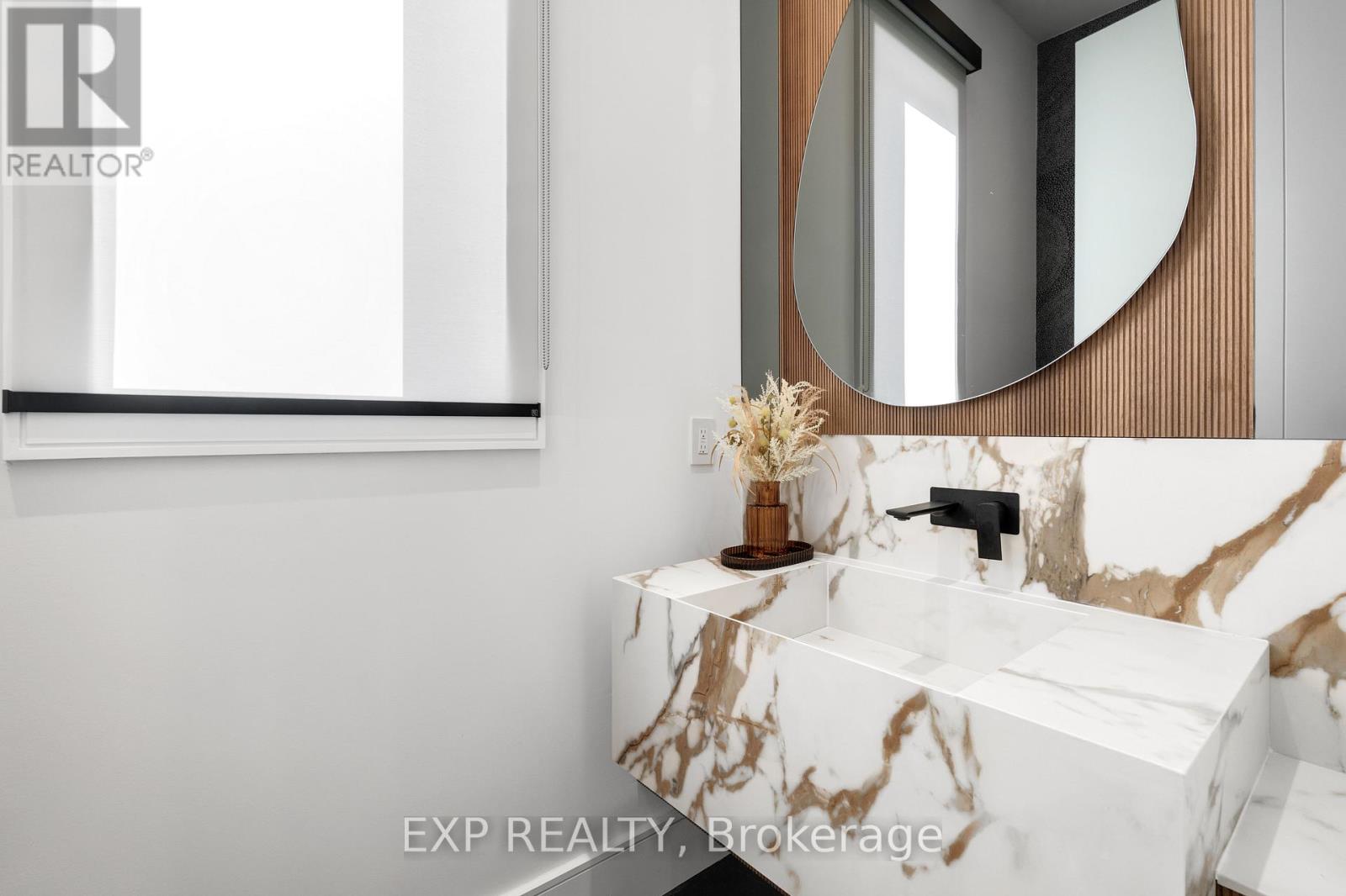 65 Edgecroft Road, Toronto, Ontario  M8Z 2C1 - Photo 17 - W13816068