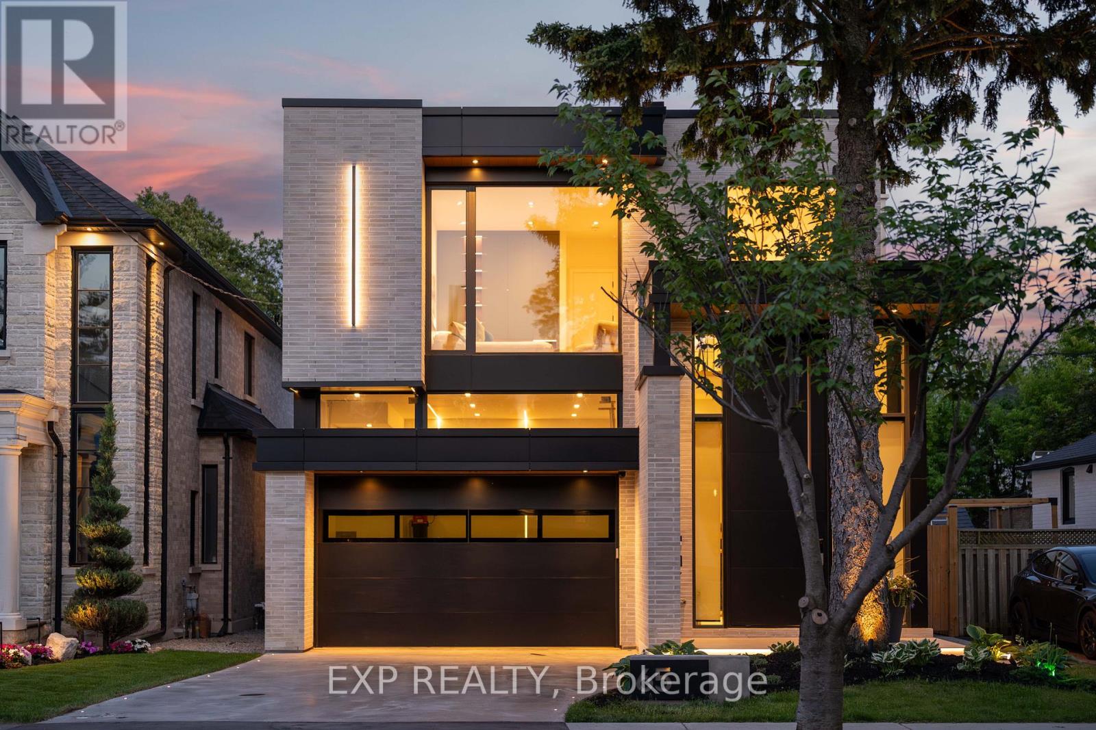 65 Edgecroft Road, Toronto, Ontario  M8Z 2C1 - Photo 2 - W13816068