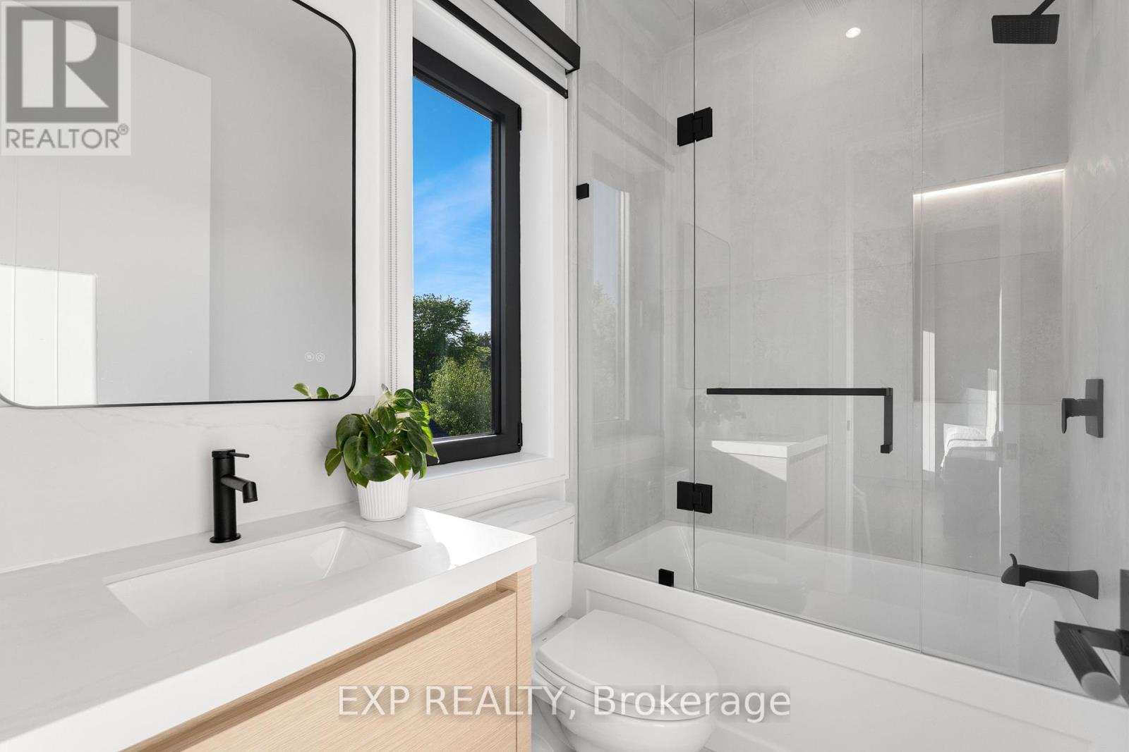 65 Edgecroft Road, Toronto, Ontario  M8Z 2C1 - Photo 22 - W13816068