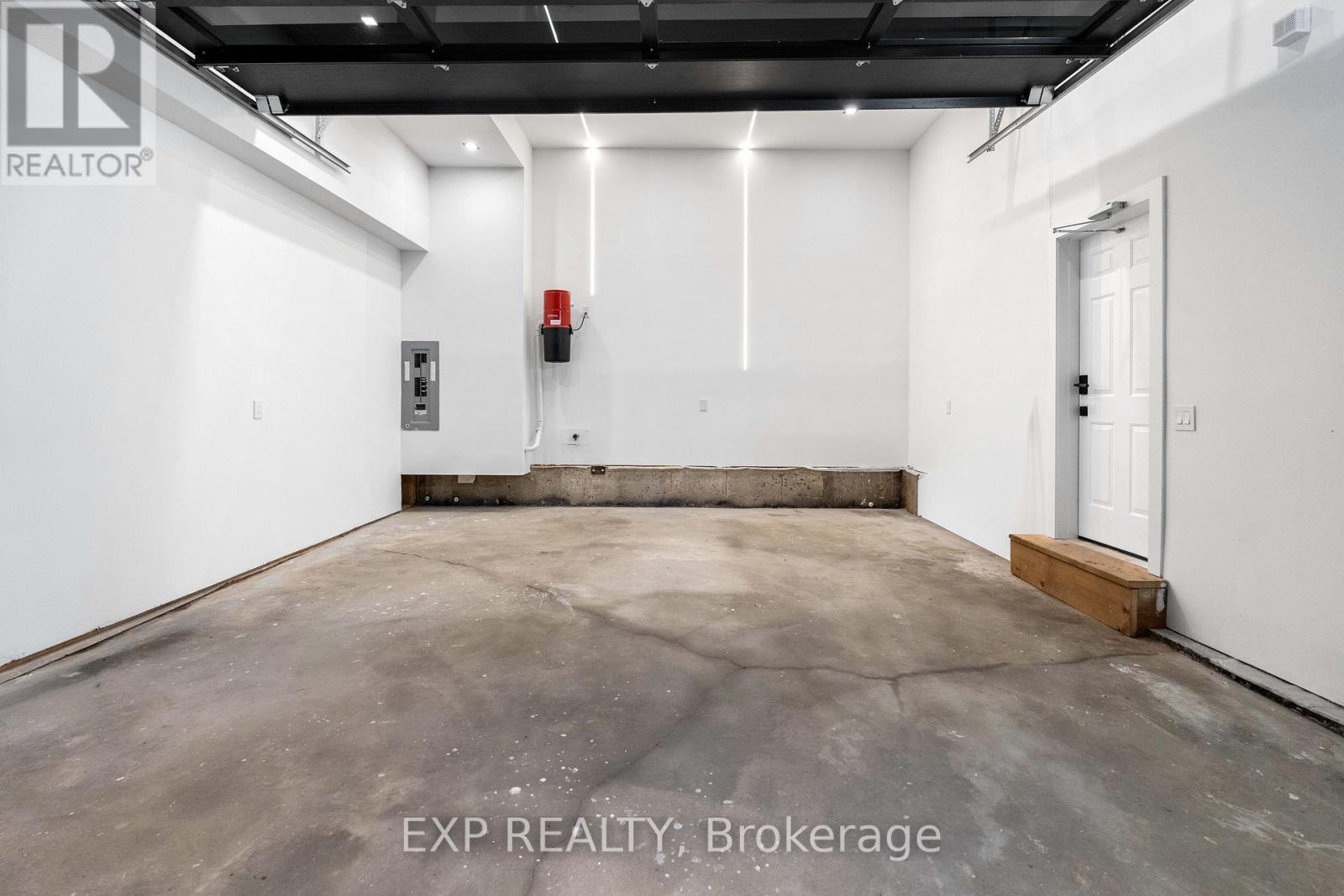 65 Edgecroft Road, Toronto, Ontario  M8Z 2C1 - Photo 48 - W13816068
