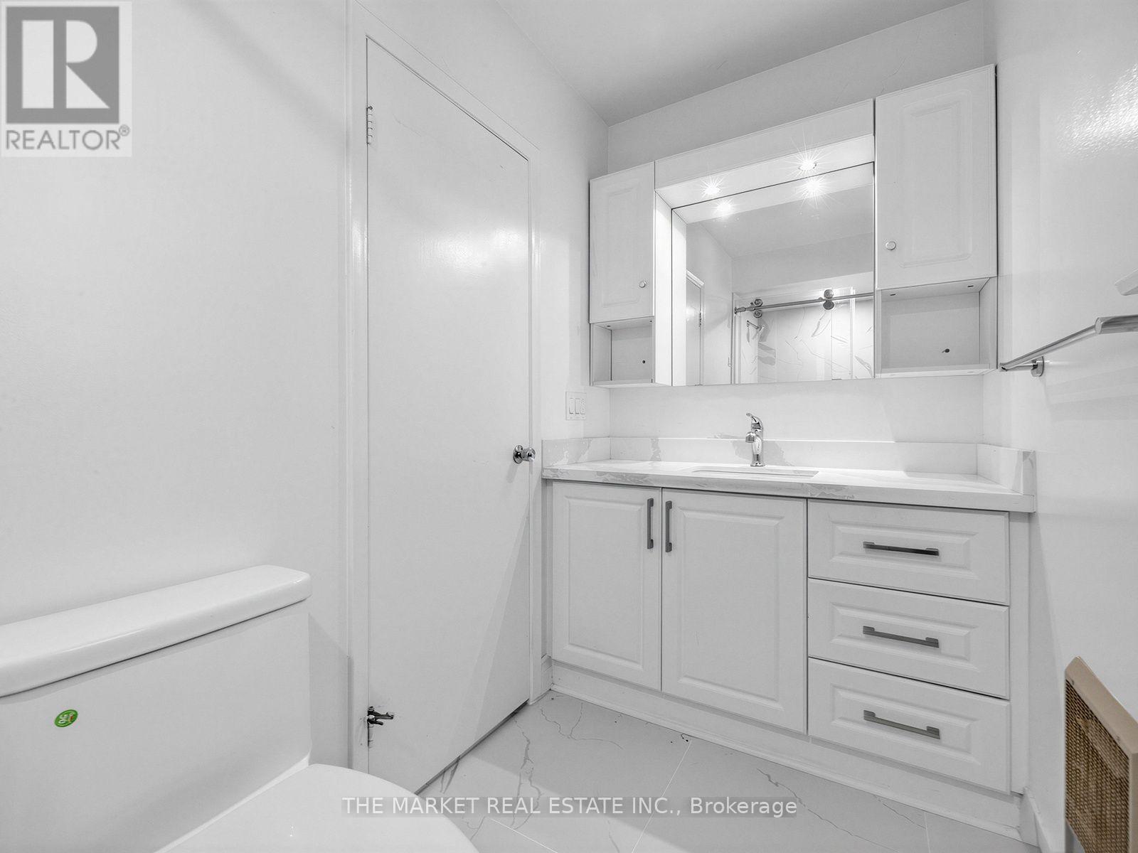 1572 Atrium Court, Mississauga, Ontario  L5H 2B8 - Photo 25 - W13816084