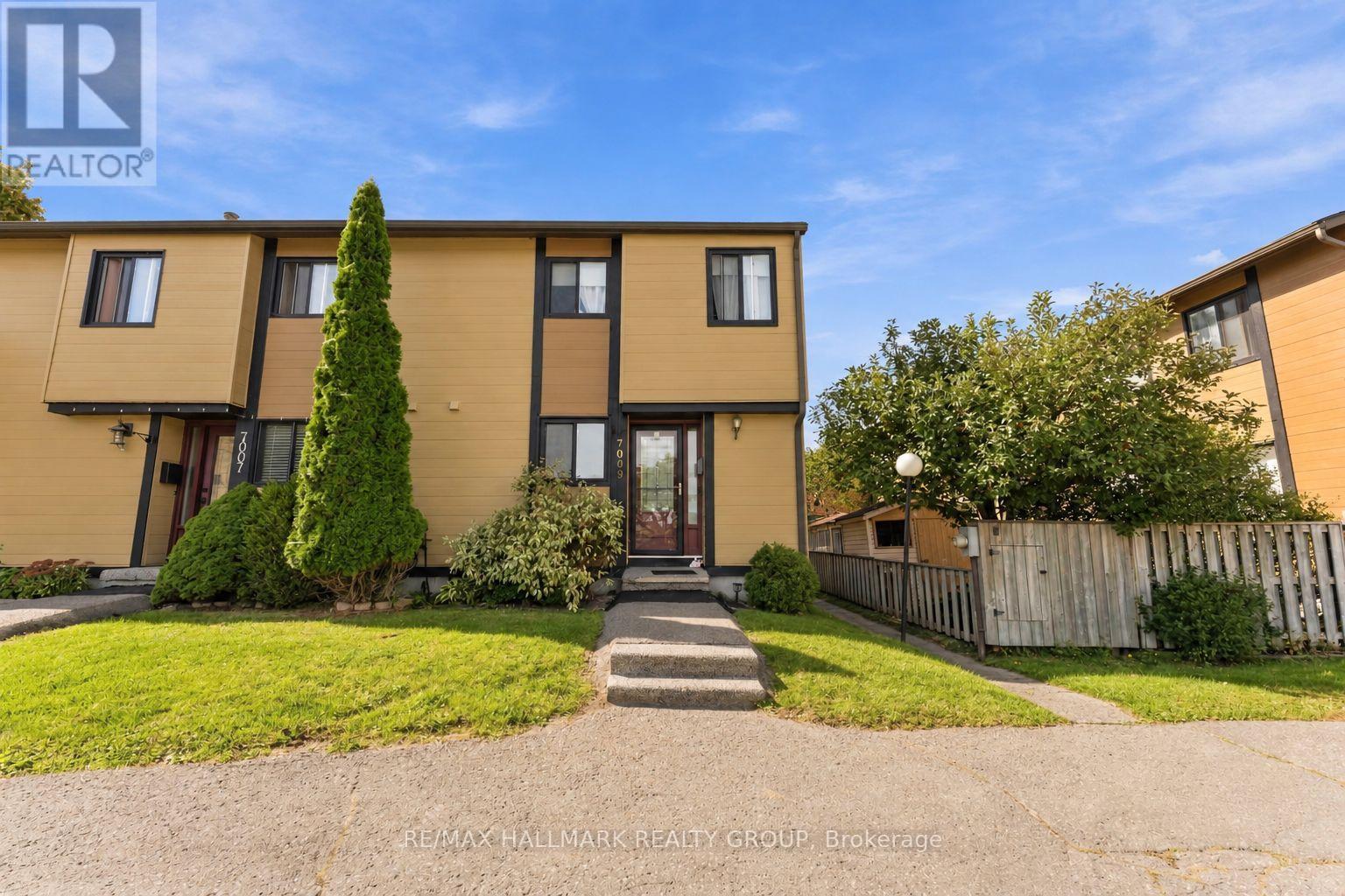 7009 BILBERRY DRIVE, Ottawa, Ontario