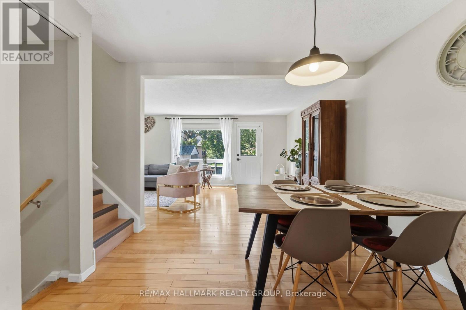 7009 Bilberry Drive, Ottawa, Ontario  K1C 2C2 - Photo 3 - X13678004