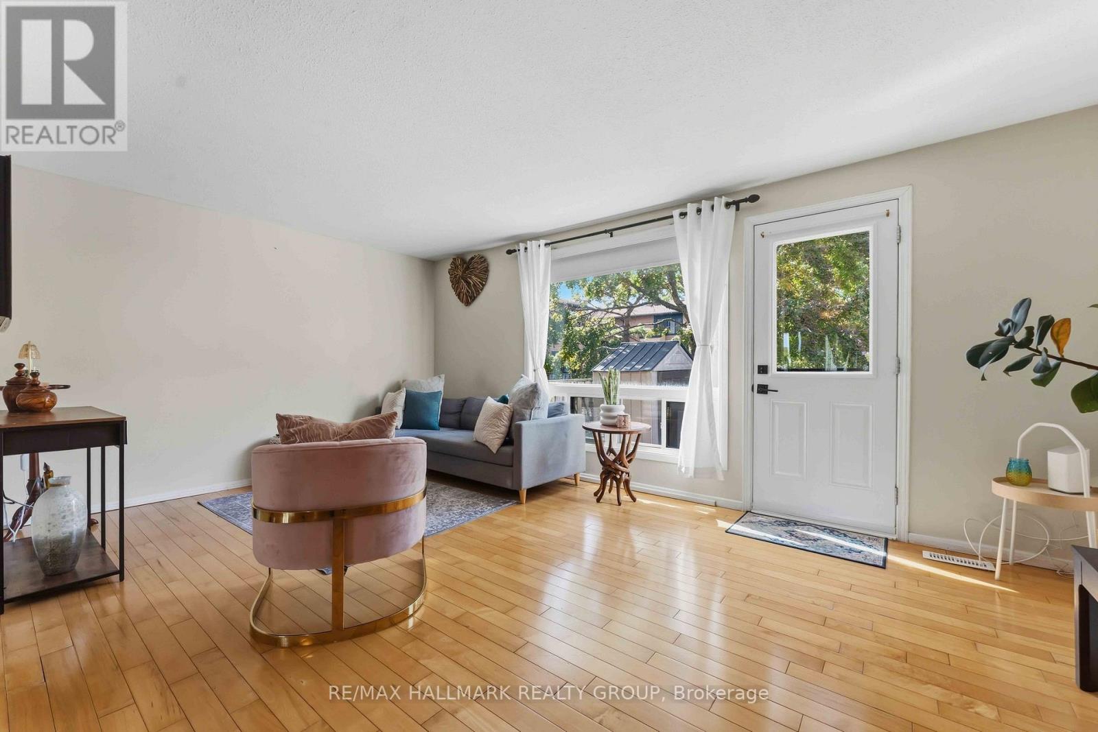 7009 Bilberry Drive, Ottawa, Ontario  K1C 2C2 - Photo 5 - X13678004