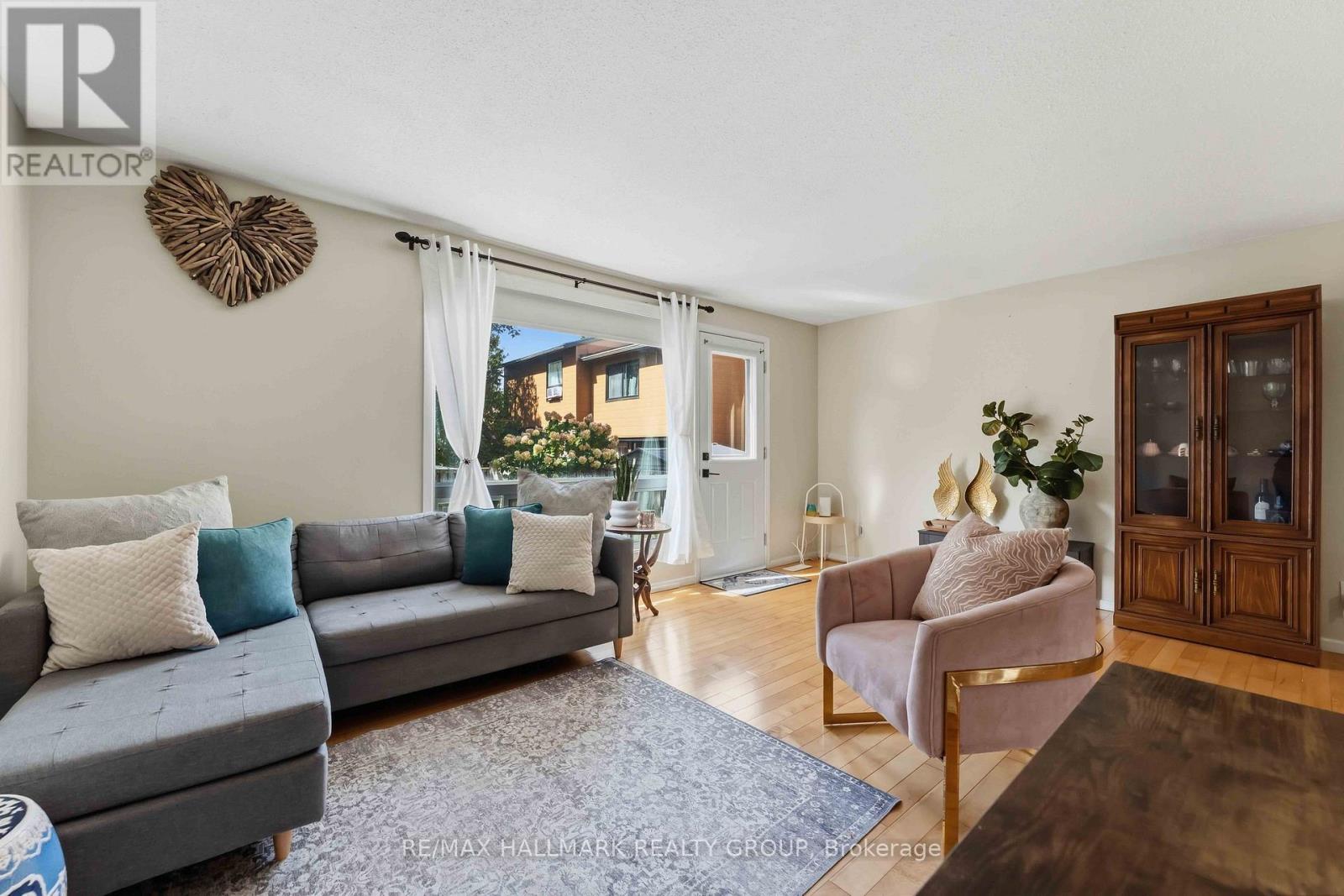 7009 Bilberry Drive, Ottawa, Ontario  K1C 2C2 - Photo 6 - X13678004