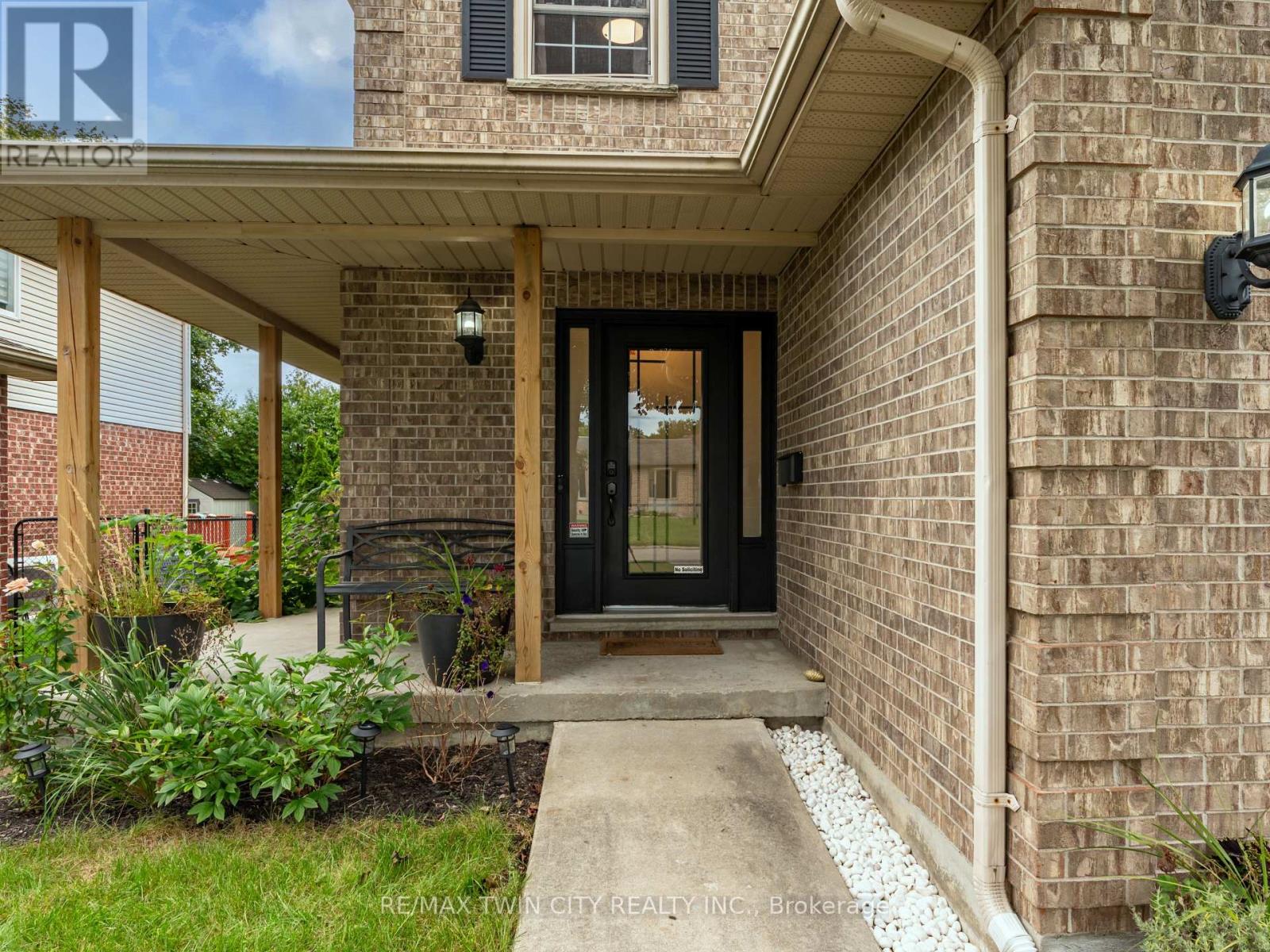 31 Tynemouth Drive, London East, Ontario  N5V 4V3 - Photo 3 - X13815954
