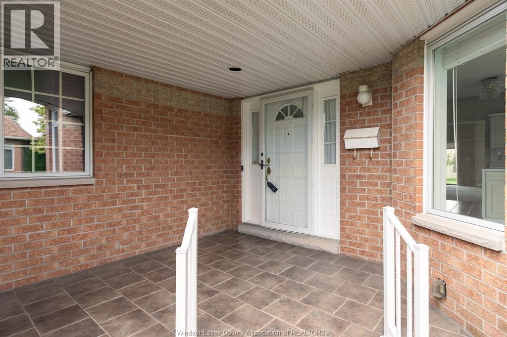 4653 Dali Court, Windsor, Ontario N9G 2M8 - Photo 2 - 26023086
