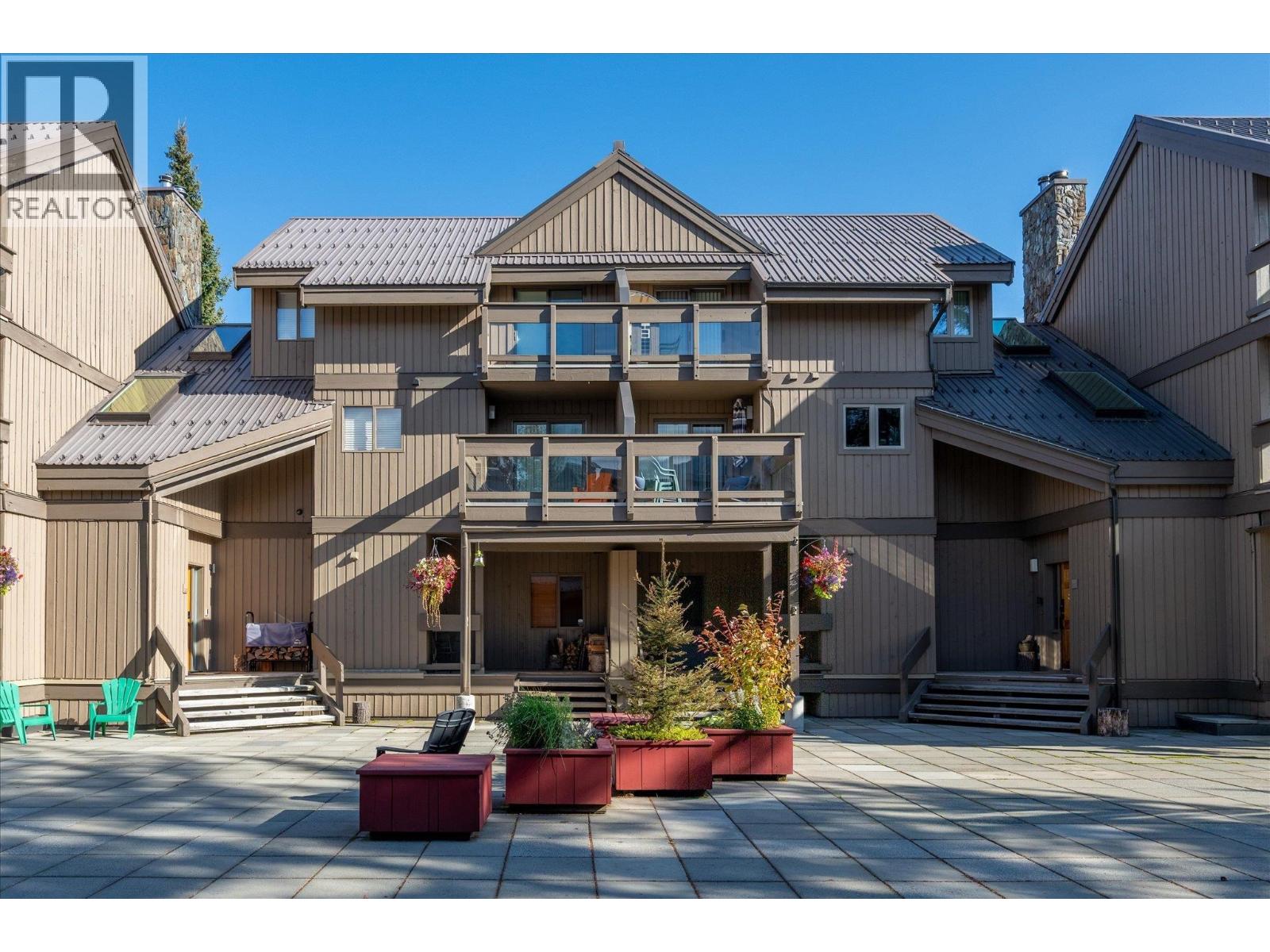 109 6117 EAGLE DRIVE