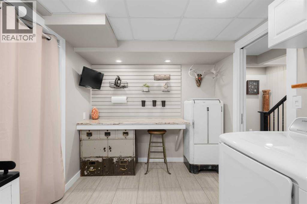 8343 48 Avenue NW, Calgary, Alberta  T3B 2A9 - Photo 32 - A2343521