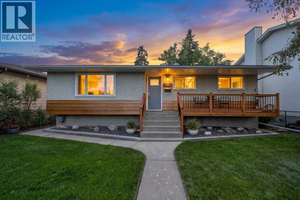 8343 48 Avenue NW, Calgary, Alberta  T3B 2A9 - Photo 1 - A2343521