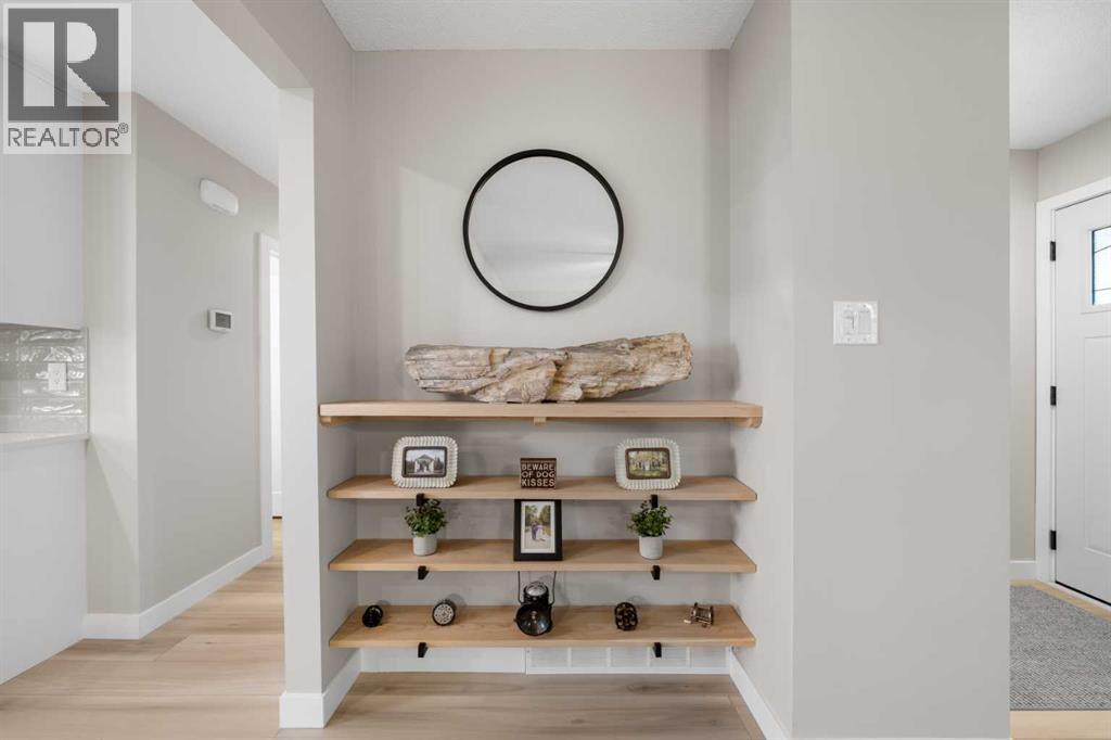 8343 48 Avenue NW, Calgary, Alberta  T3B 2A9 - Photo 7 - A2343521