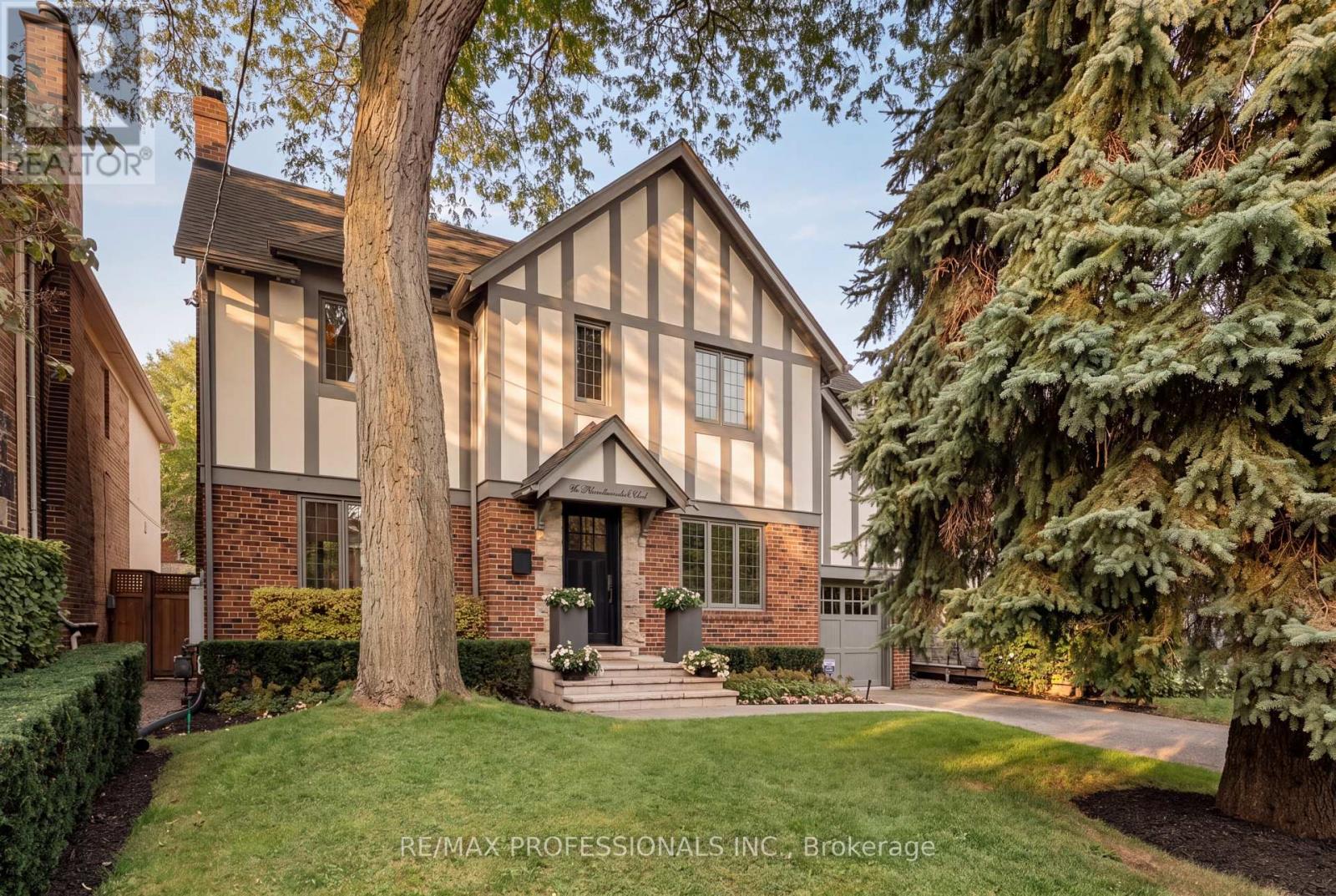 80 HUMBERVALE BOULEVARD, Toronto, Ontario