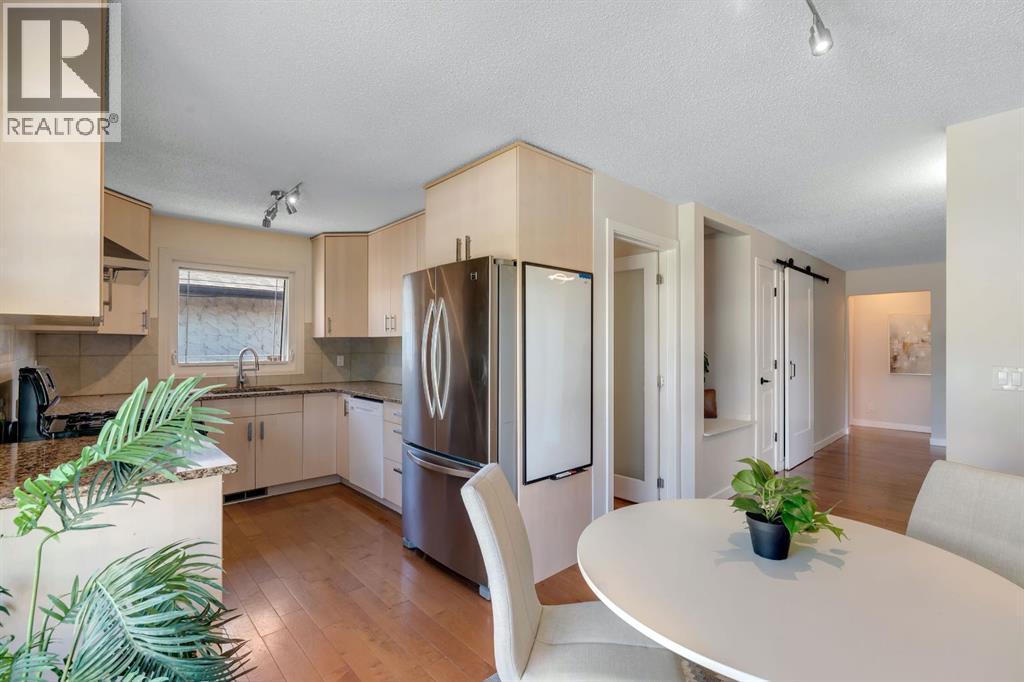 24 Shawcliffe Road SW, Calgary, Alberta  T2Y 1G2 - Photo 11 - A2347224