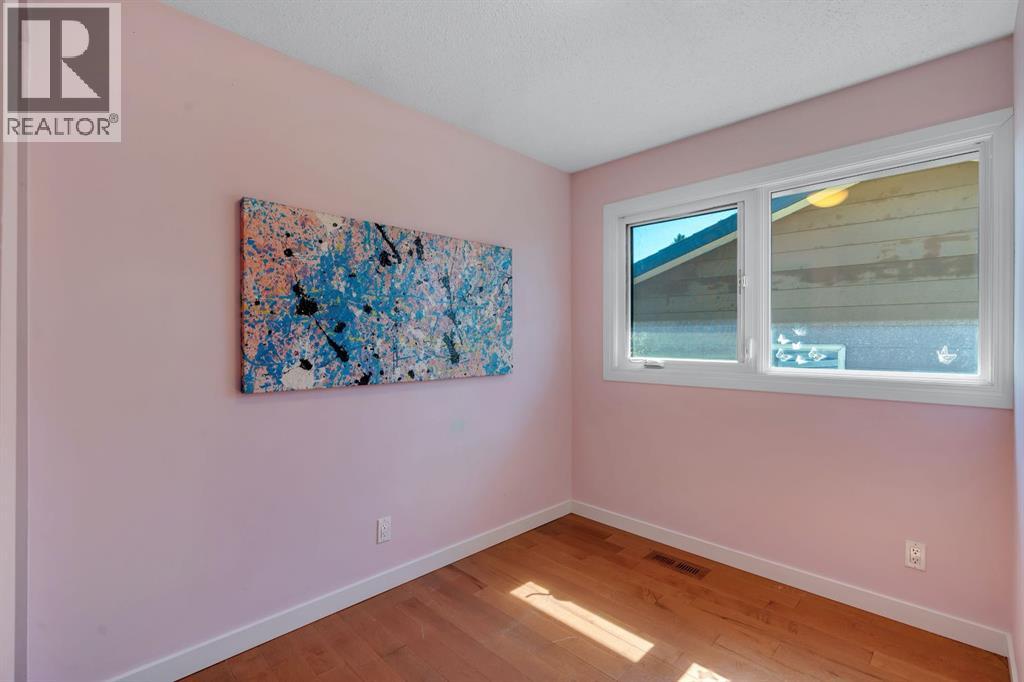 24 Shawcliffe Road SW, Calgary, Alberta  T2Y 1G2 - Photo 20 - A2347224