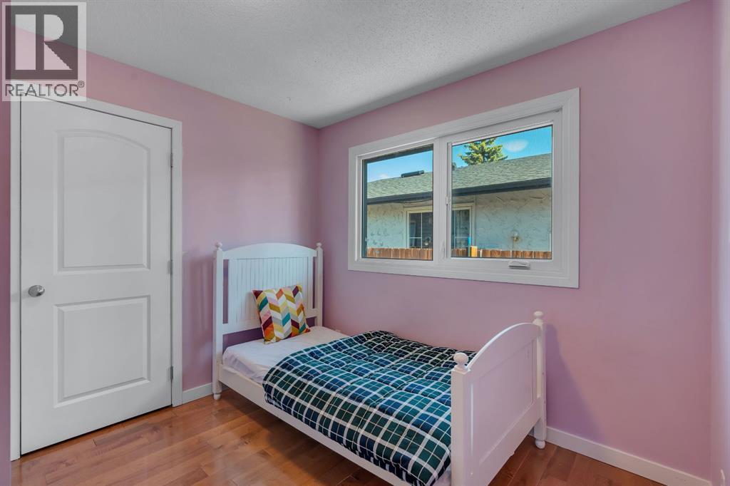 24 Shawcliffe Road SW, Calgary, Alberta  T2Y 1G2 - Photo 18 - A2347224