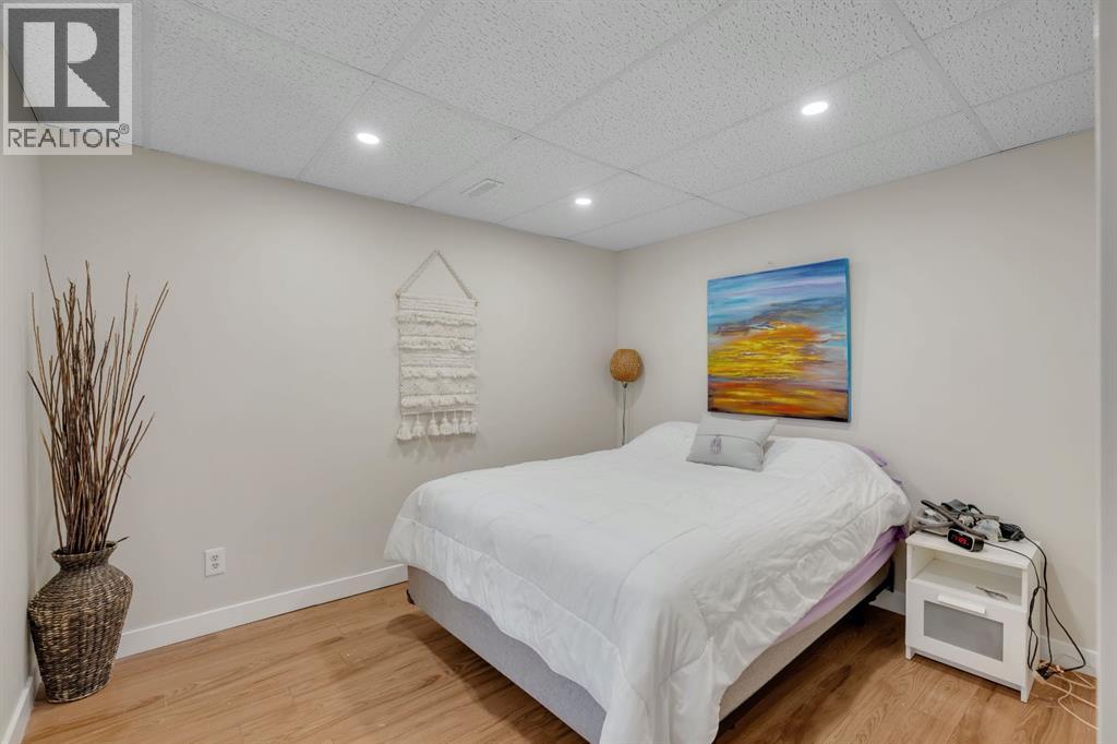 24 Shawcliffe Road SW, Calgary, Alberta  T2Y 1G2 - Photo 31 - A2347224