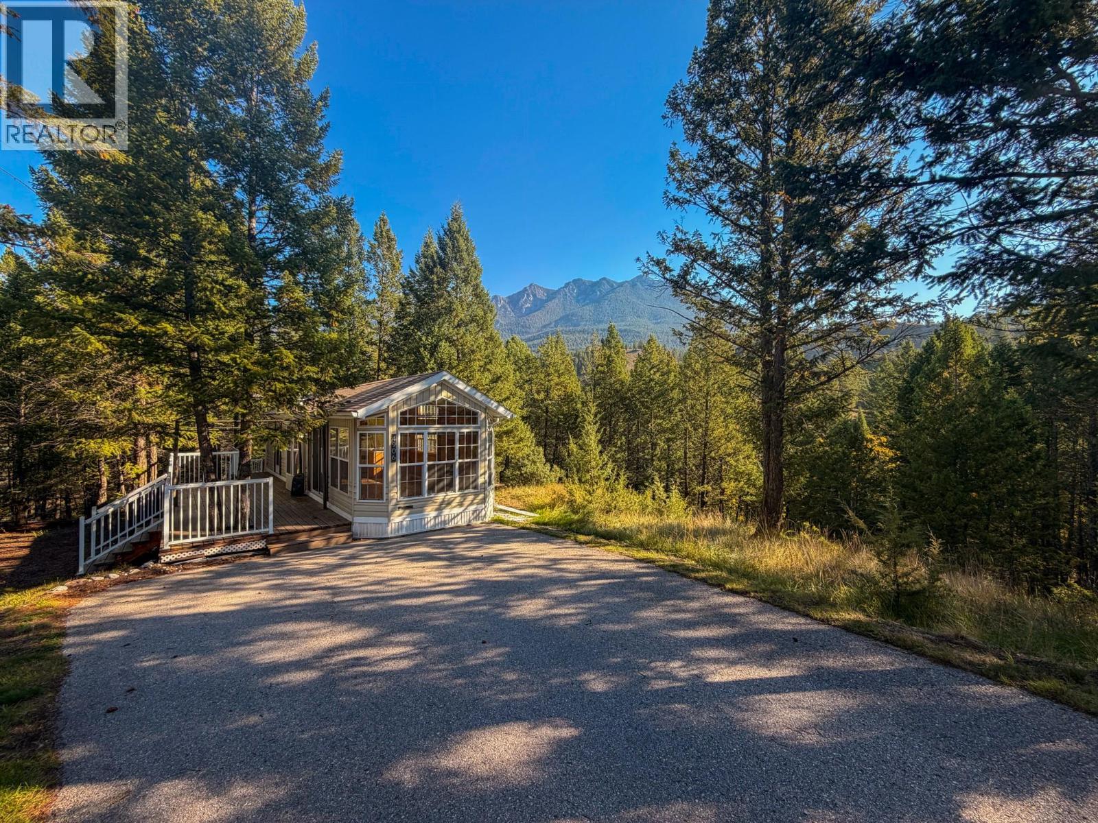 4906 Lynx Drive, Radium Hot Springs, British Columbia  V0A 1M0 - Photo 2 - 10401569