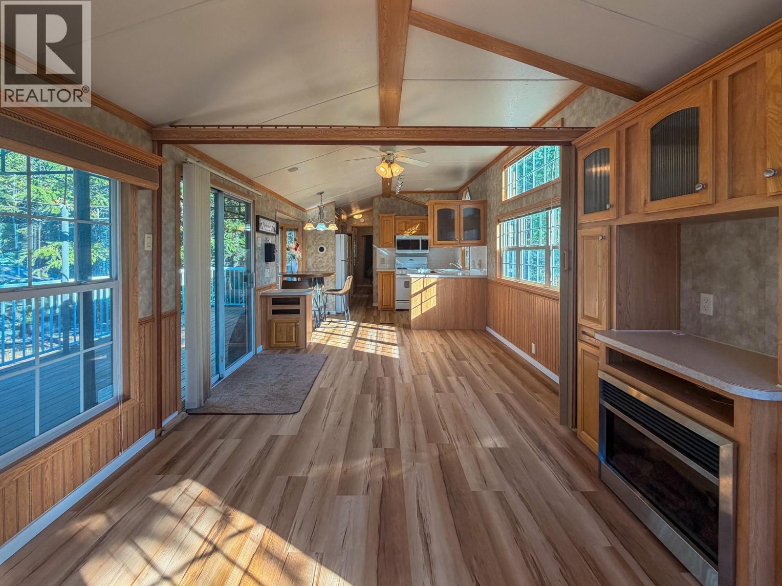 4906 Lynx Drive, Radium Hot Springs, British Columbia  V0A 1M0 - Photo 12 - 10401569