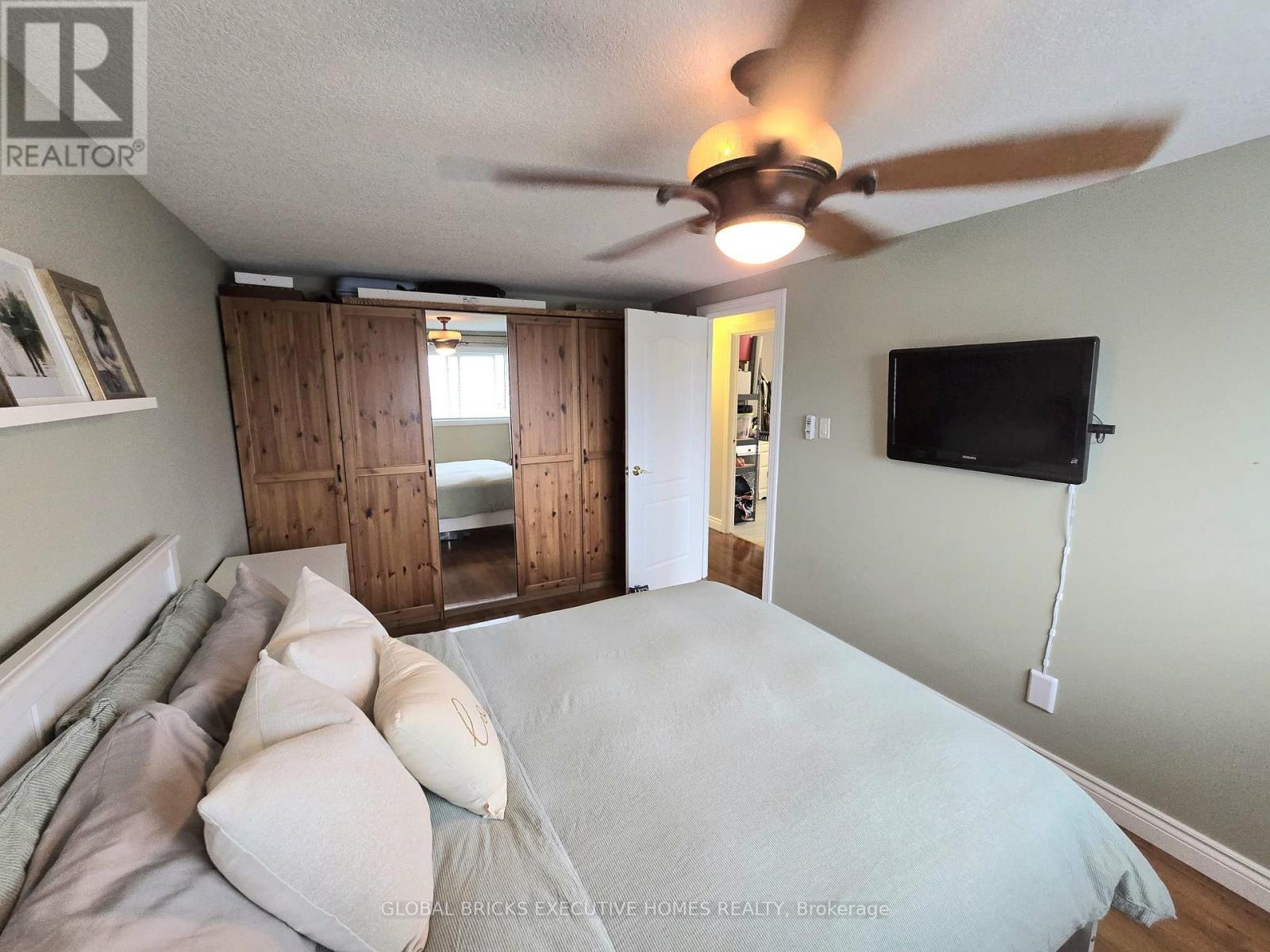 Main - 27 Browning Trail, Barrie, Ontario  L4N 5A5 - Photo 15 - S13813596