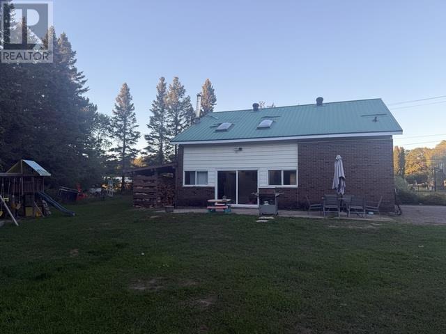35 Avery Rd, Sault Ste. Marie, Ontario P6A 5K8 - Photo 3 - SM262633