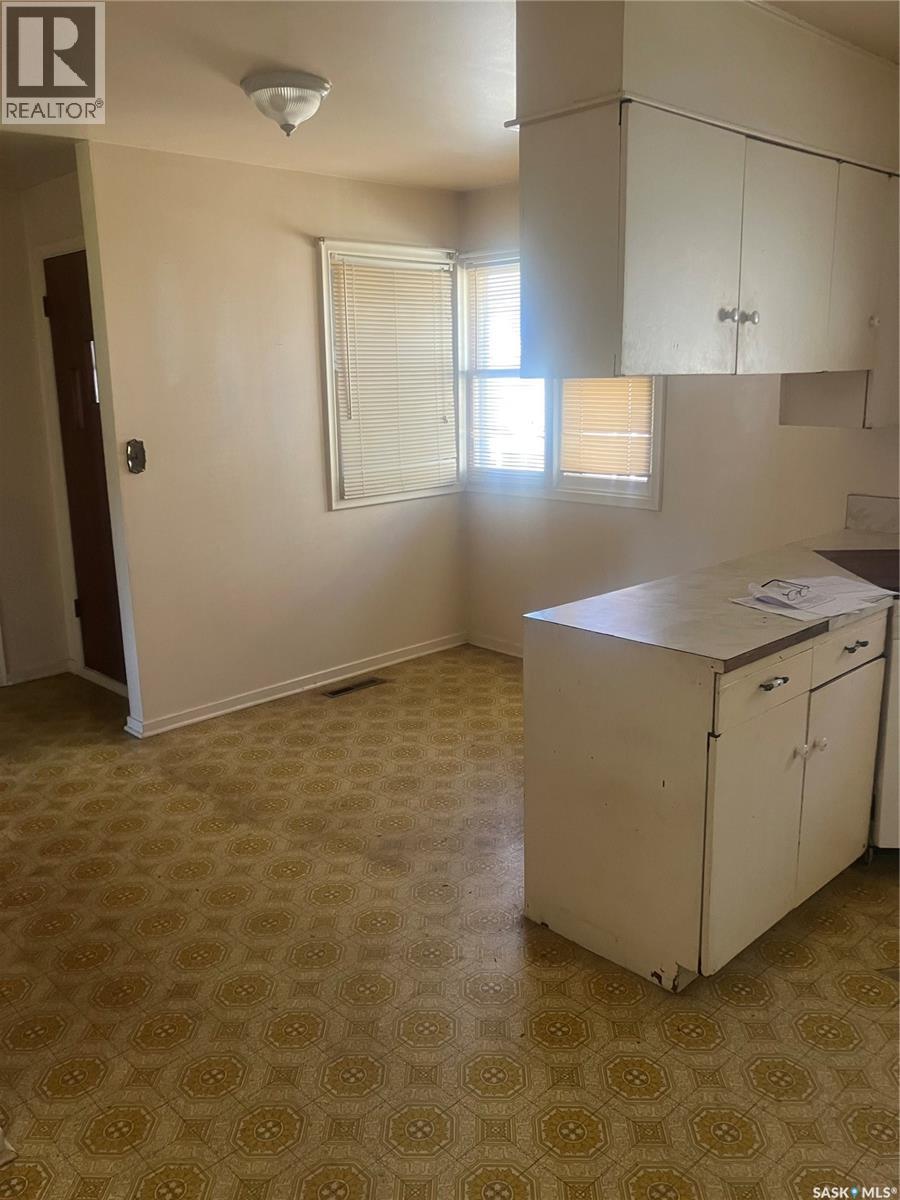 2157 Fleury Street, Regina, Saskatchewan  S4N 2M3 - Photo 5 - SK049158